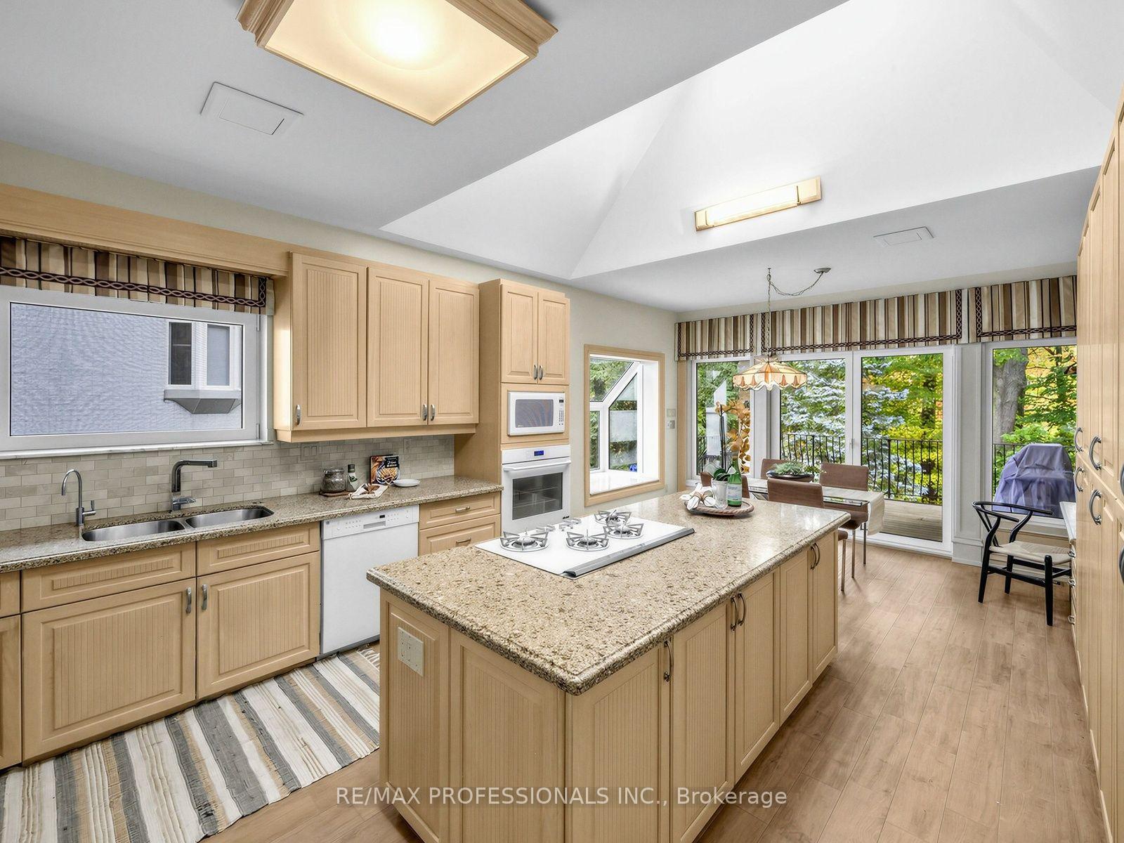 Photo 9 of 1952 Lapad Court, Mississauga, Erin Mills — HOMEH