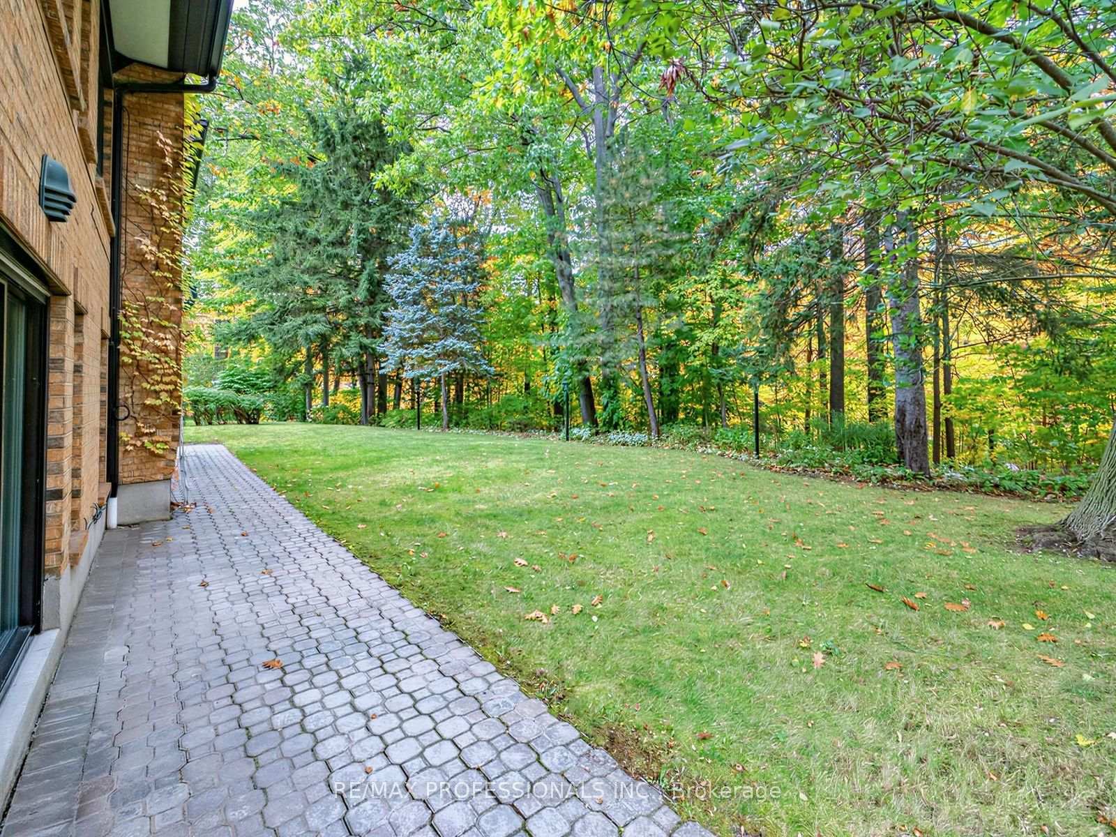 Photo 37 of 1952 Lapad Court, Mississauga, Erin Mills — HOMEH