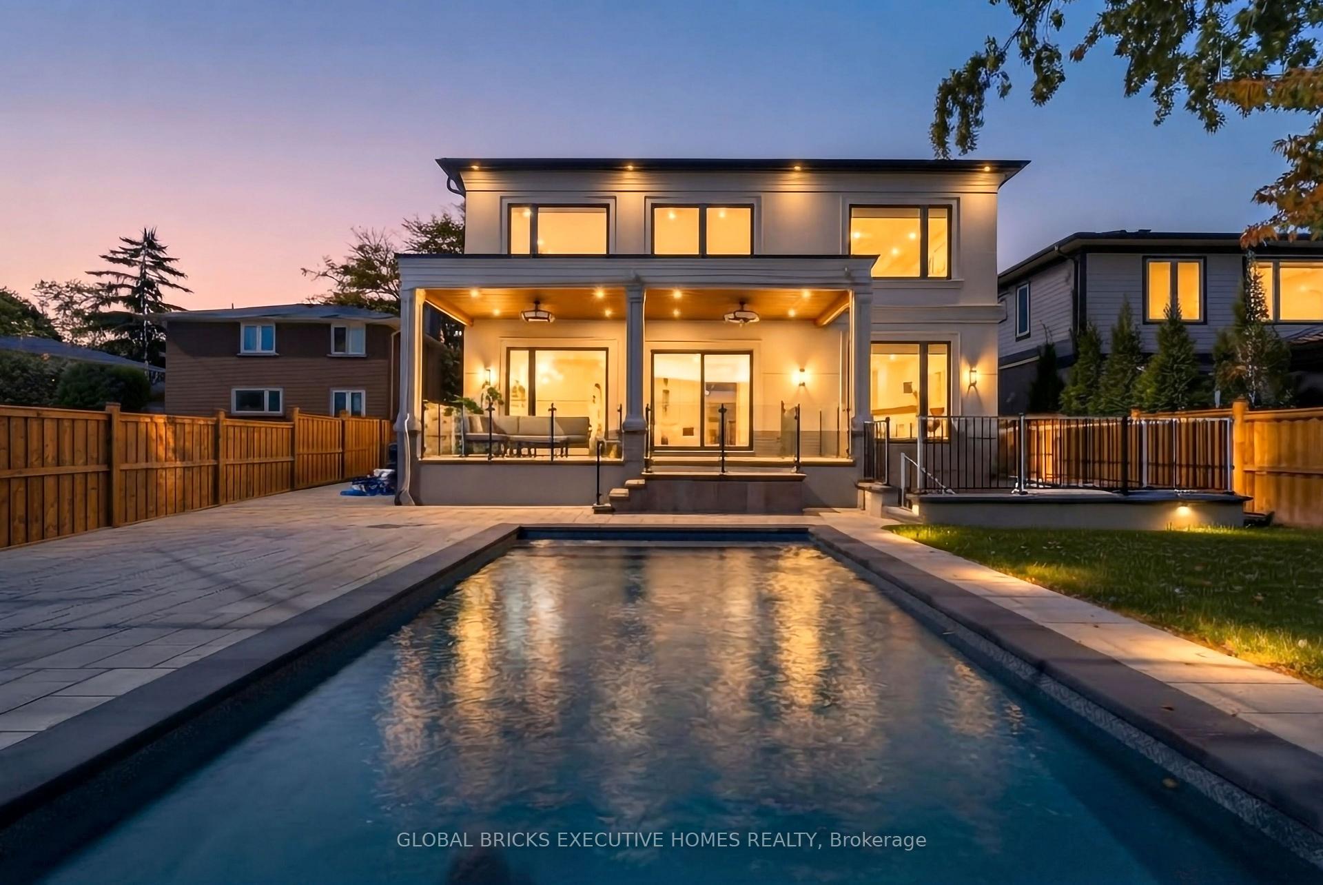 Photo 2 of 2016 Seafare Drive, Oakville, Bronte — HOMEH