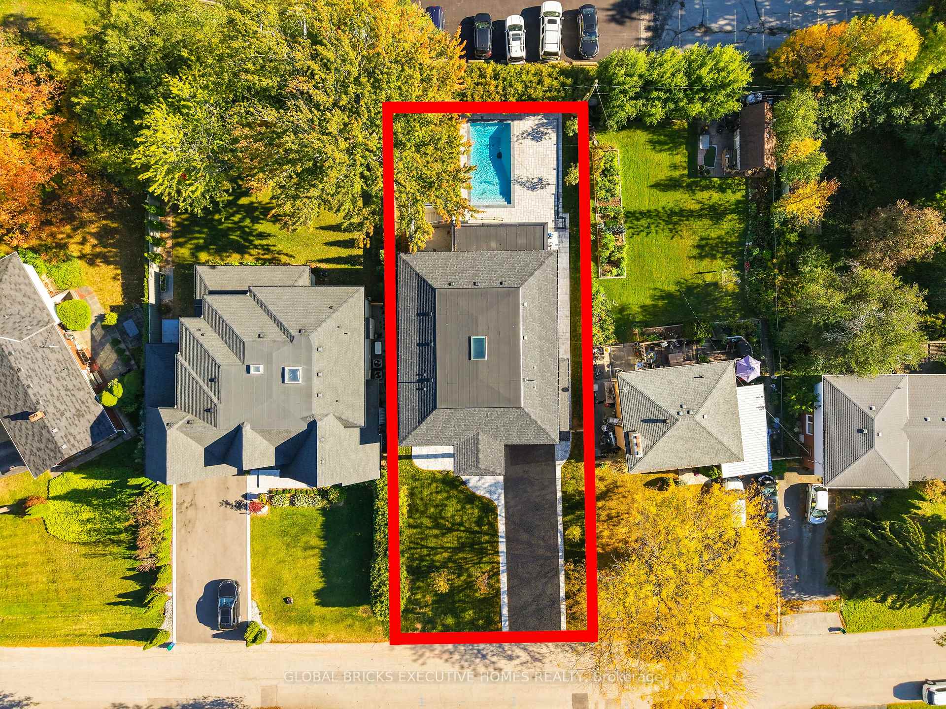 Photo 3 of 2016 Seafare Drive, Oakville, Bronte — HOMEH