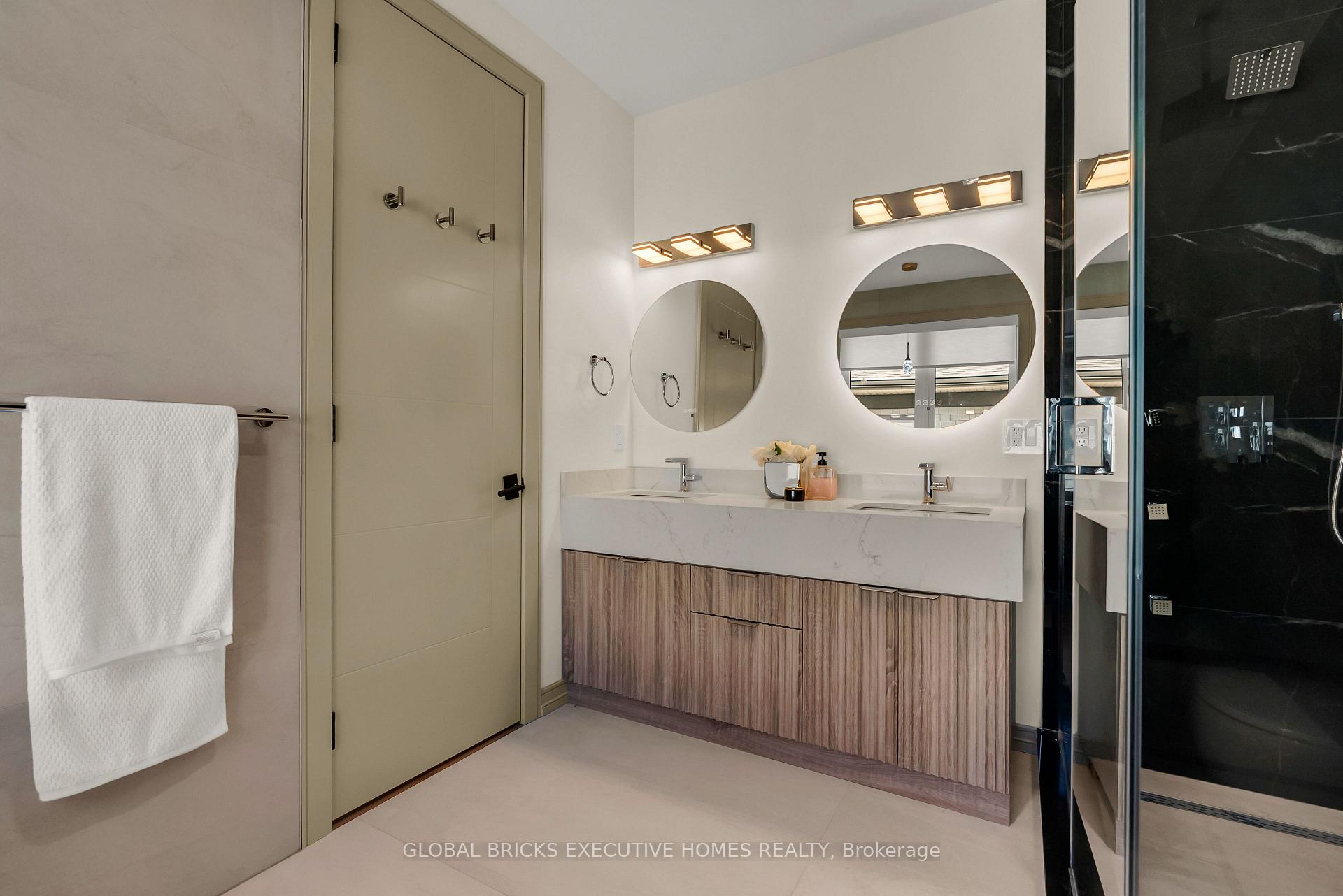 Photo 24 of 2016 Seafare Drive, Oakville, Bronte — HOMEH