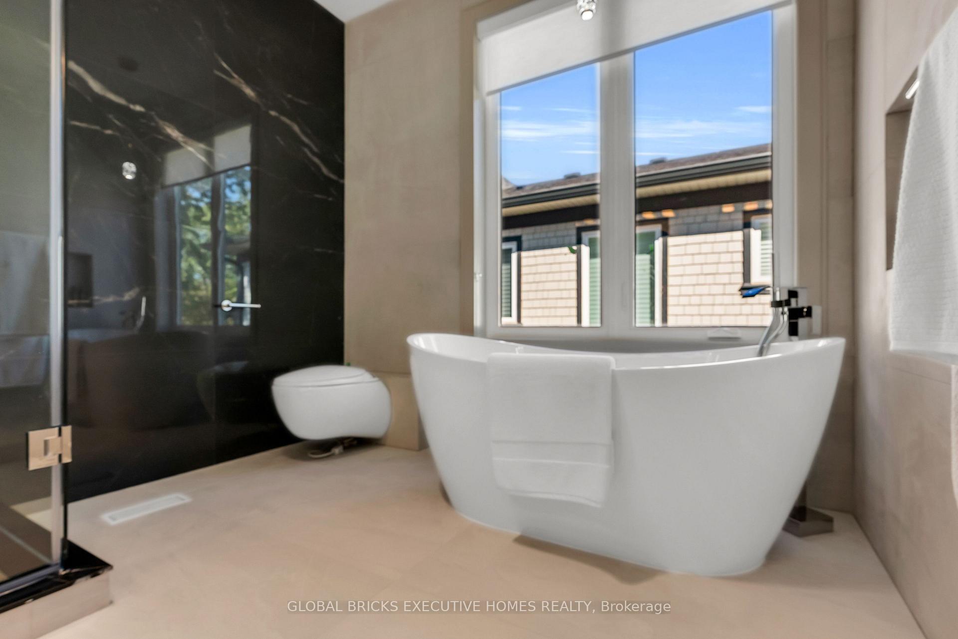 Photo 26 of 2016 Seafare Drive, Oakville, Bronte — HOMEH