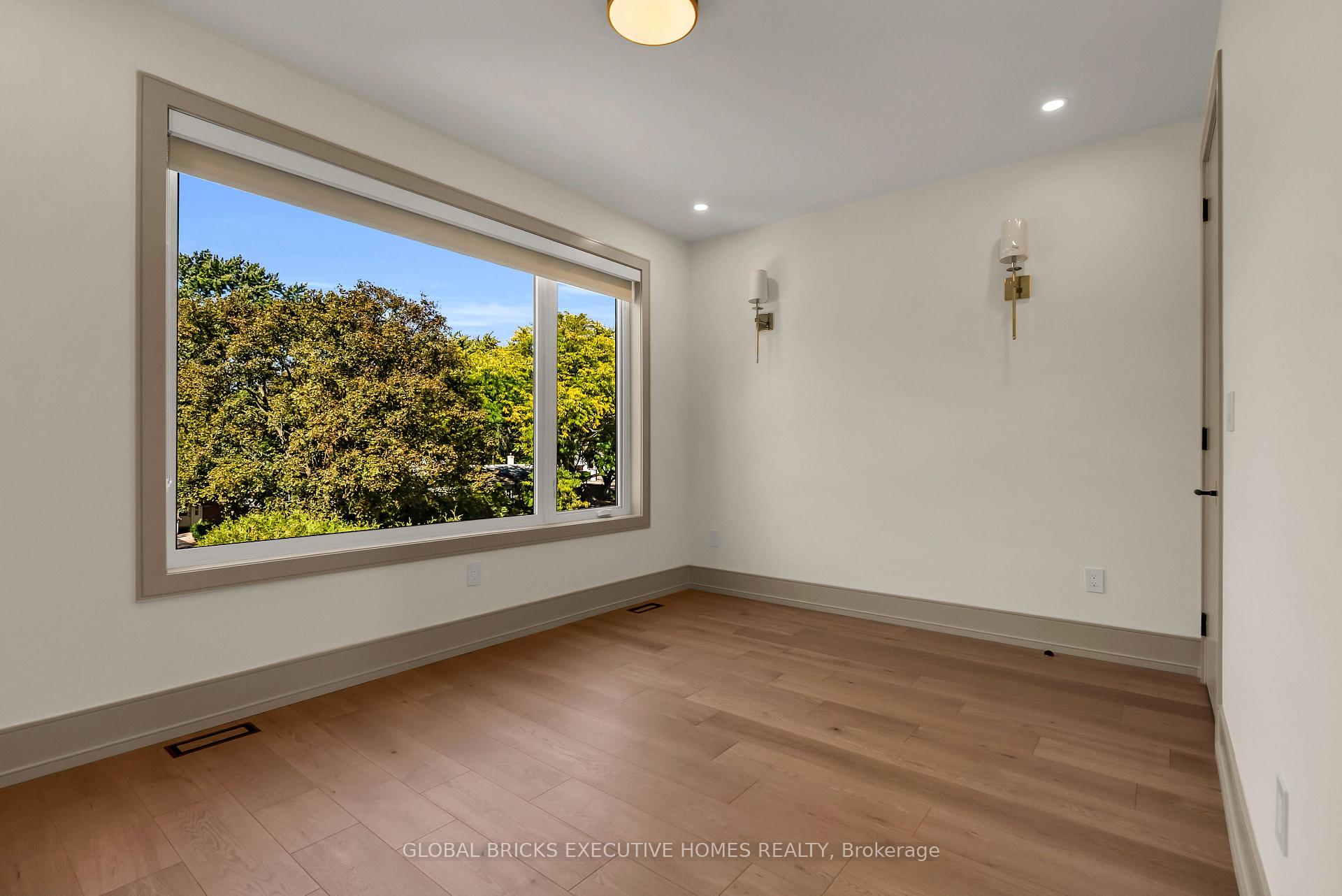 Photo 27 of 2016 Seafare Drive, Oakville, Bronte — HOMEH