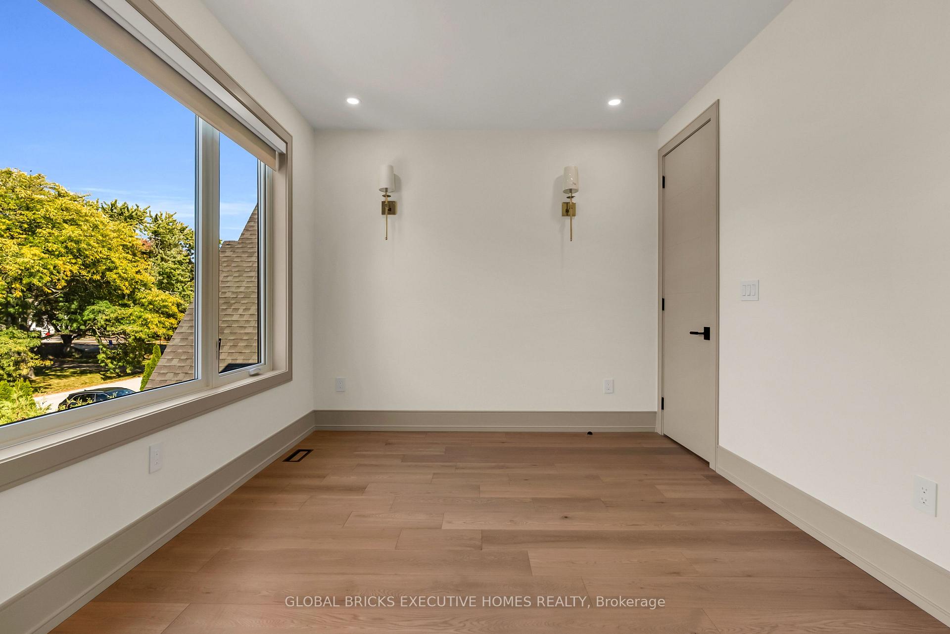 Photo 29 of 2016 Seafare Drive, Oakville, Bronte — HOMEH