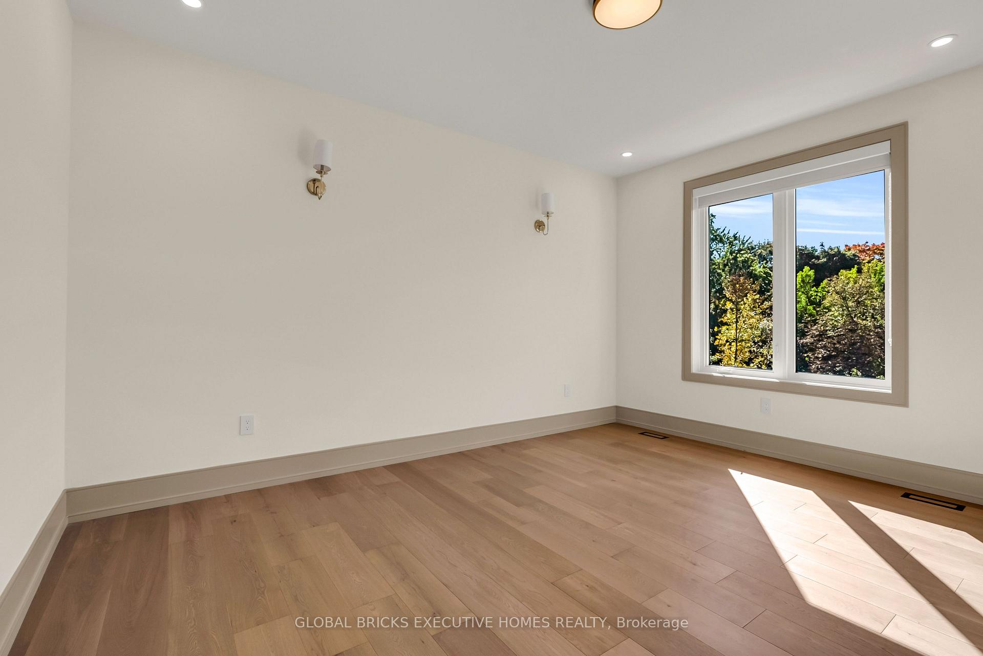 Photo 31 of 2016 Seafare Drive, Oakville, Bronte — HOMEH