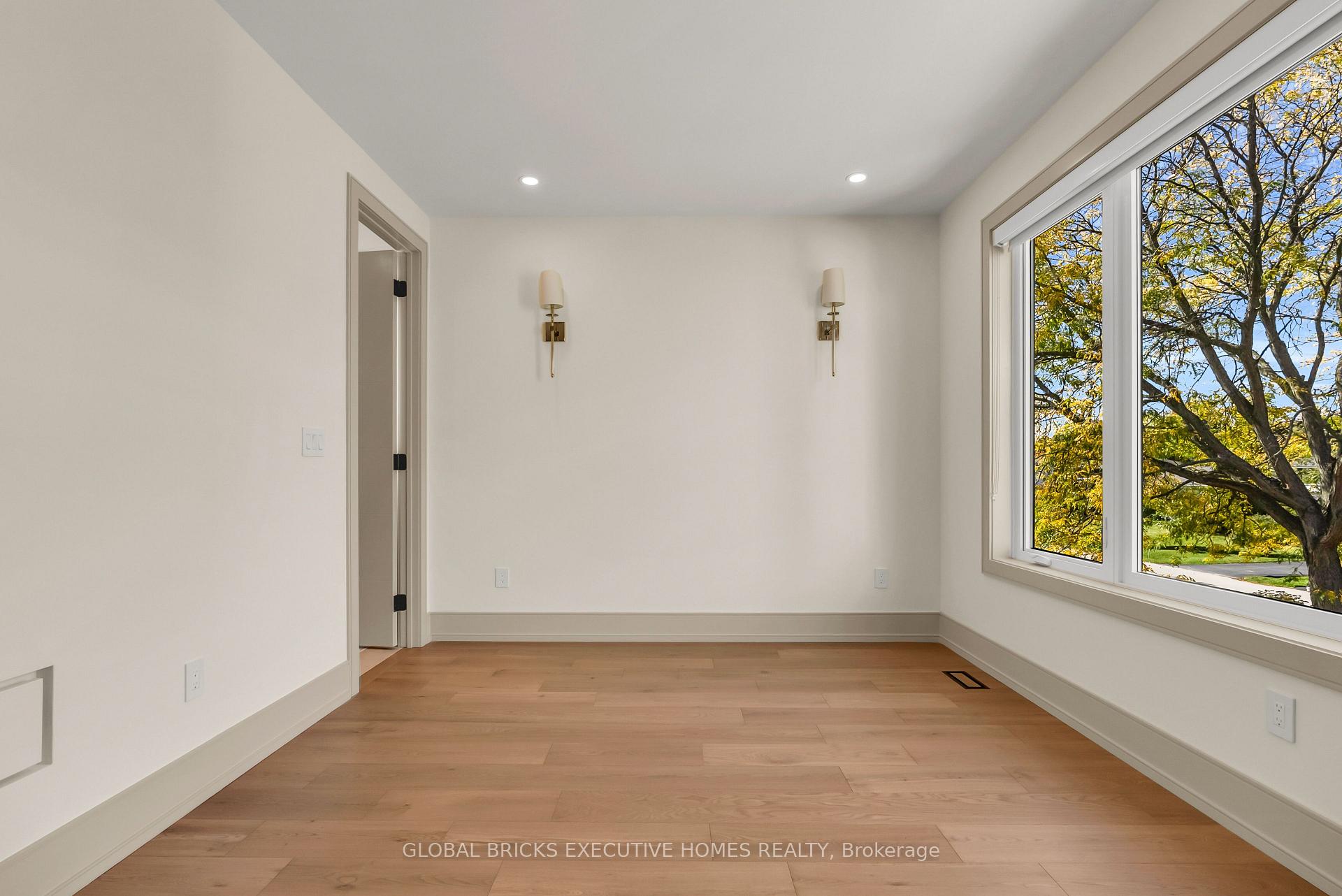 Photo 37 of 2016 Seafare Drive, Oakville, Bronte — HOMEH