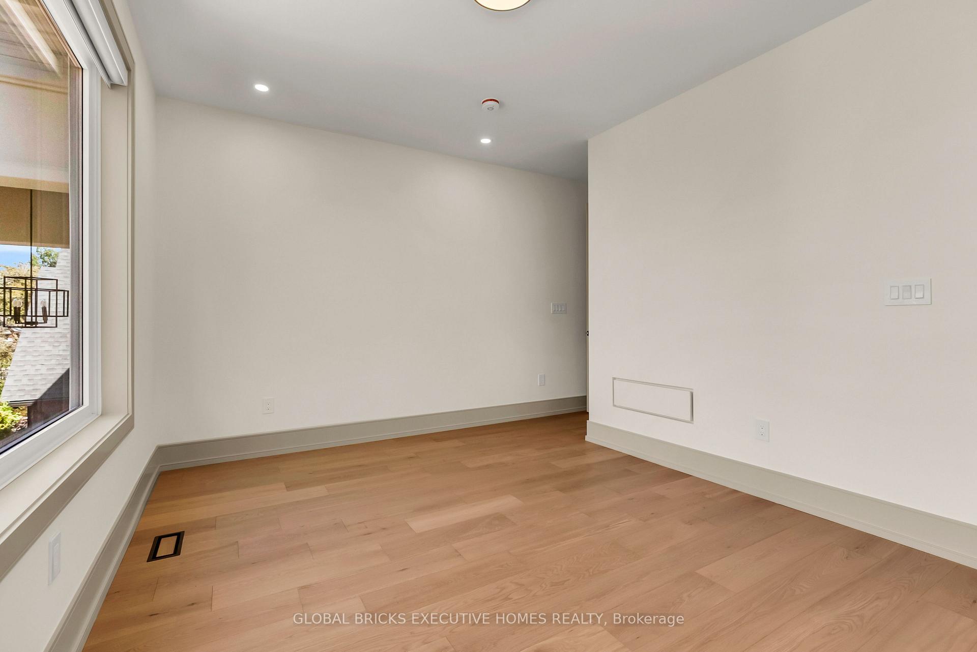 Photo 38 of 2016 Seafare Drive, Oakville, Bronte — HOMEH