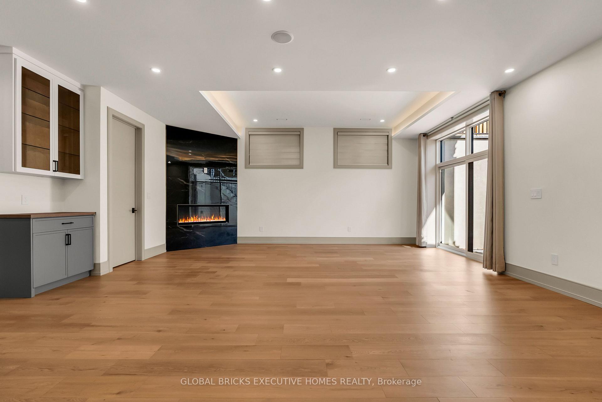 Photo 39 of 2016 Seafare Drive, Oakville, Bronte — HOMEH