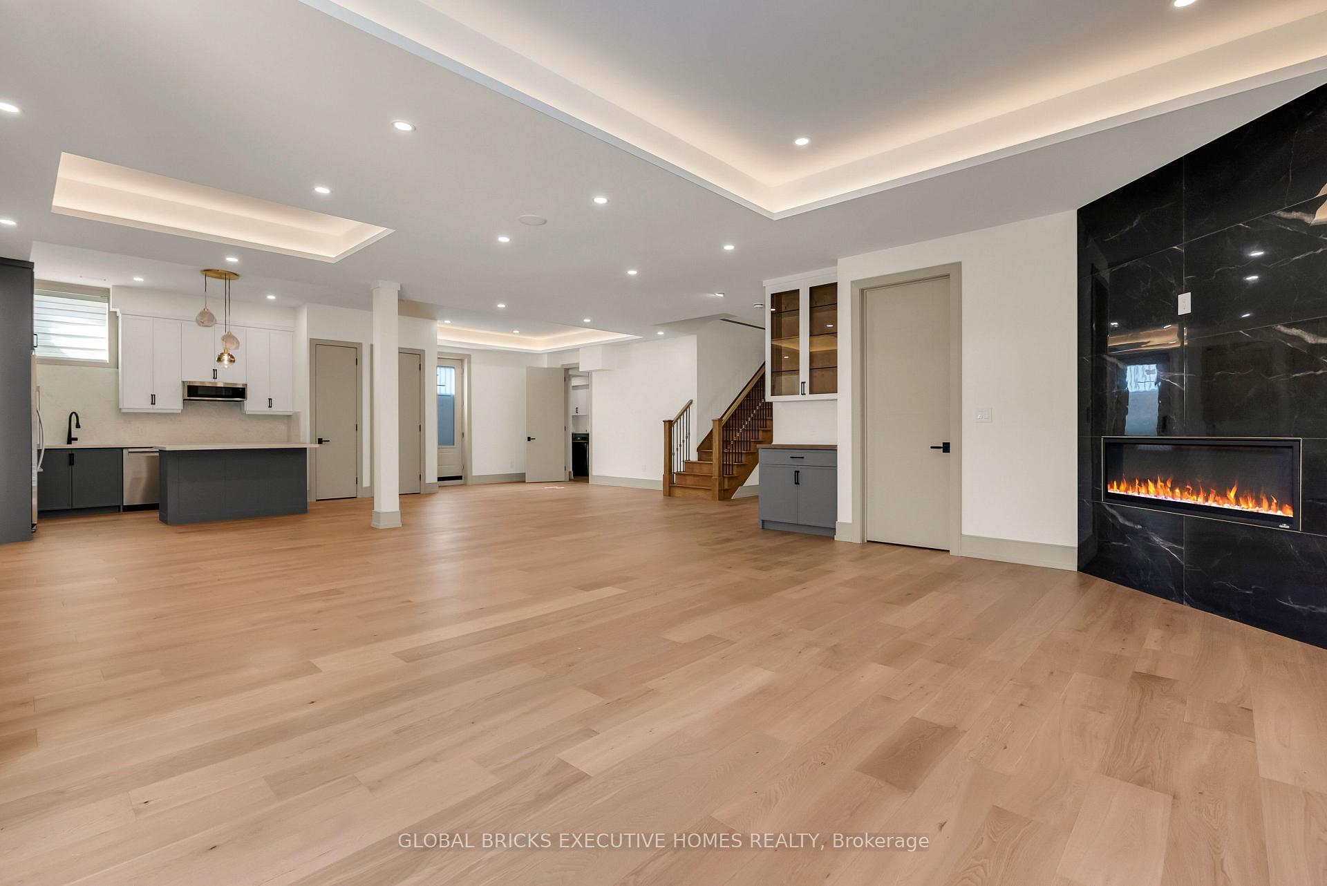 Photo 42 of 2016 Seafare Drive, Oakville, Bronte — HOMEH