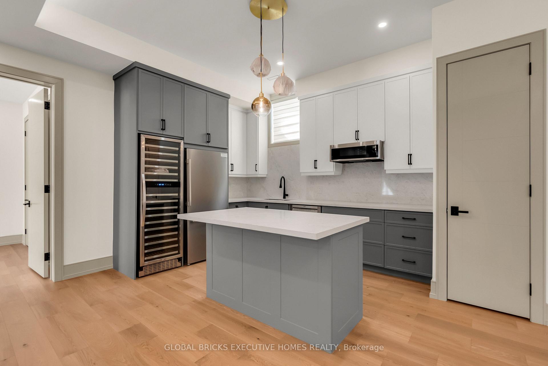Photo 43 of 2016 Seafare Drive, Oakville, Bronte — HOMEH