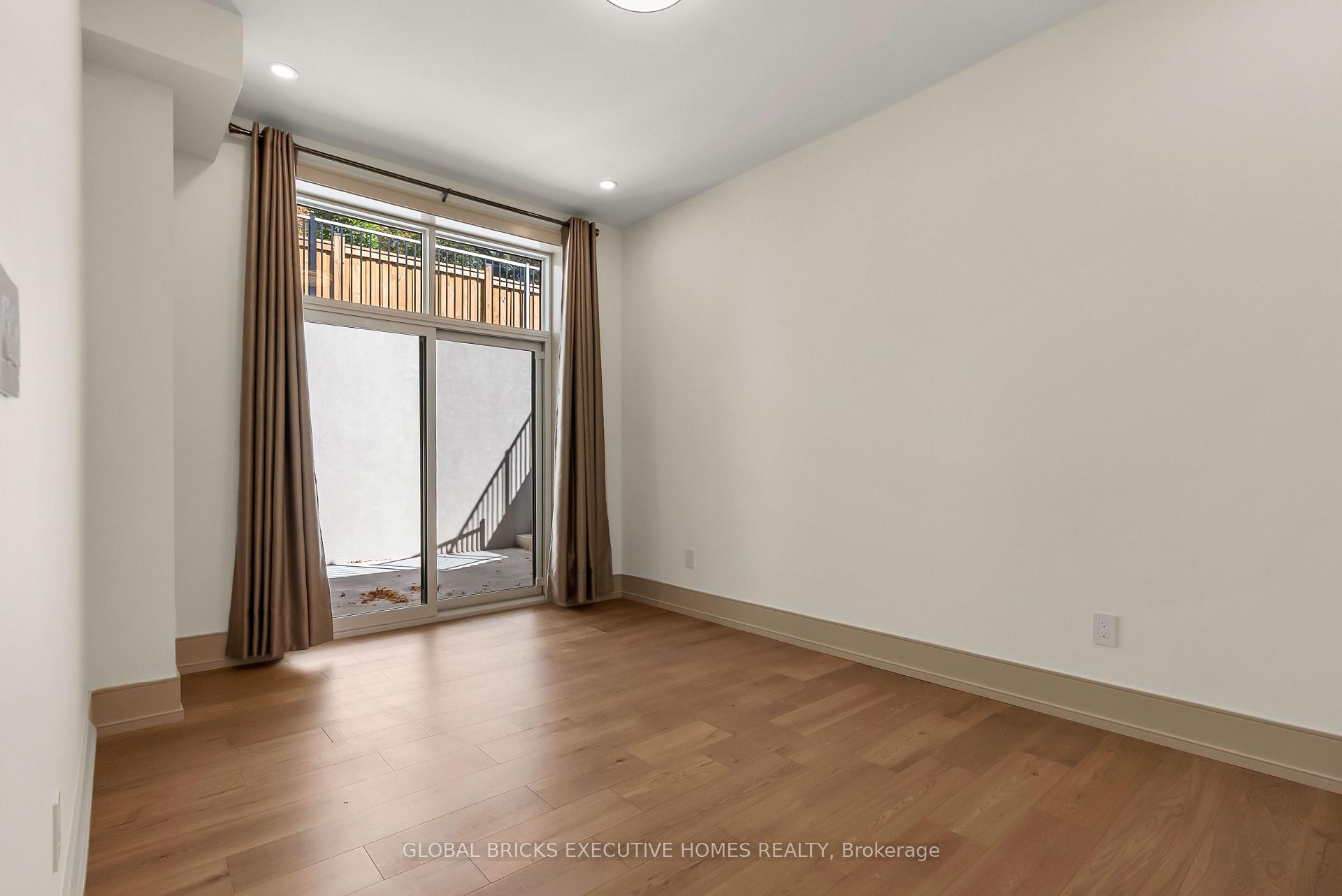 Photo 47 of 2016 Seafare Drive, Oakville, Bronte — HOMEH