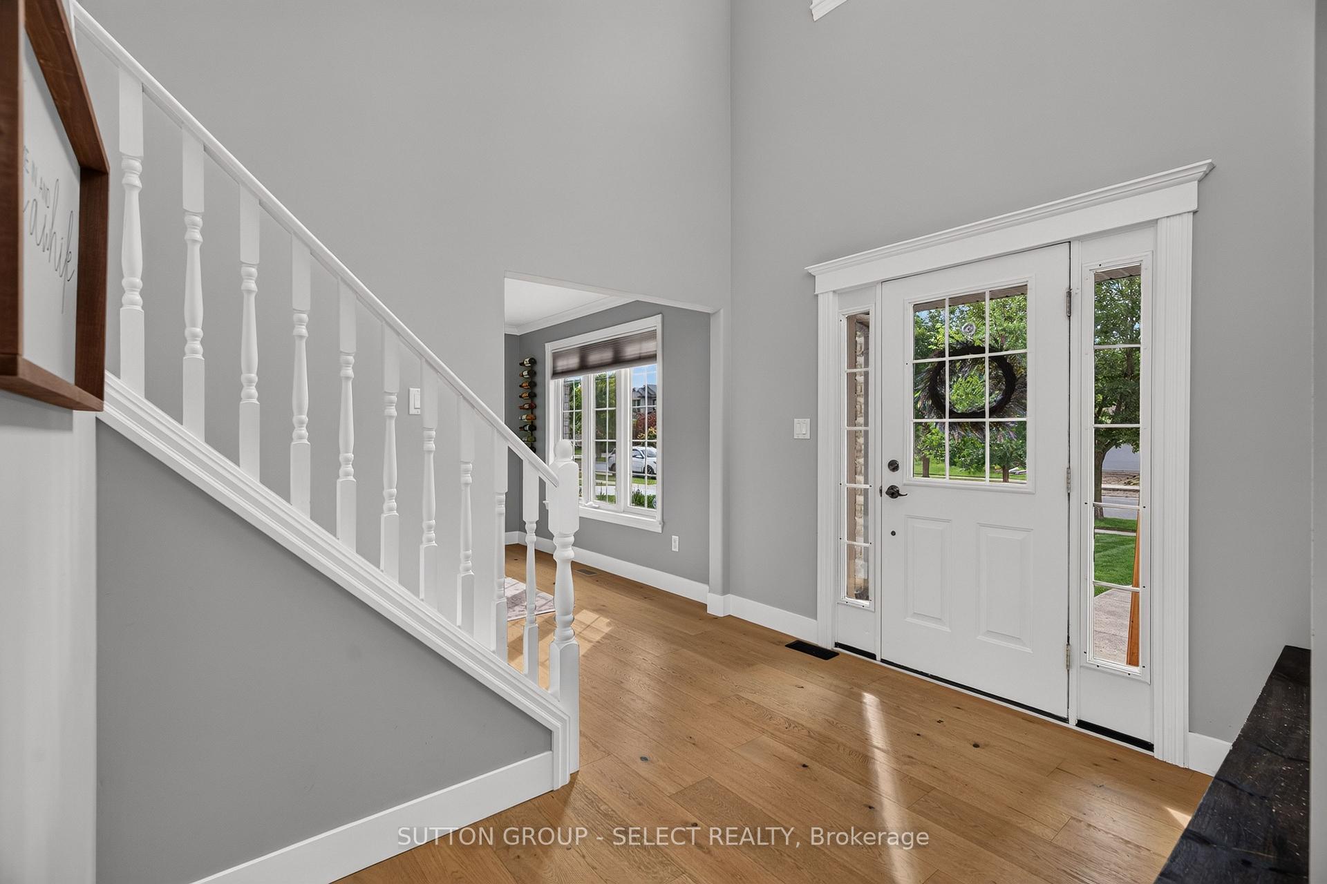 Photo 5 of 121 Tanoak Drive, London, North E — HOMEH