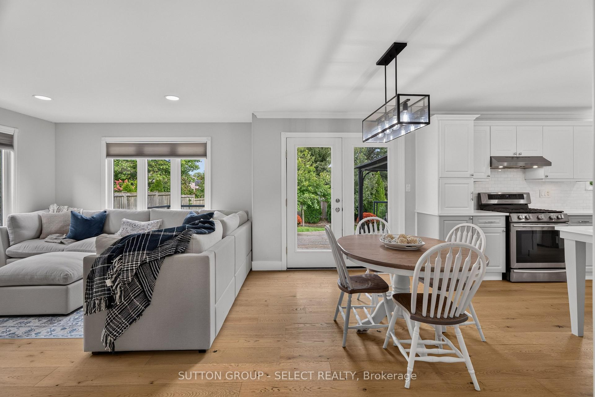 Photo 13 of 121 Tanoak Drive, London, North E — HOMEH