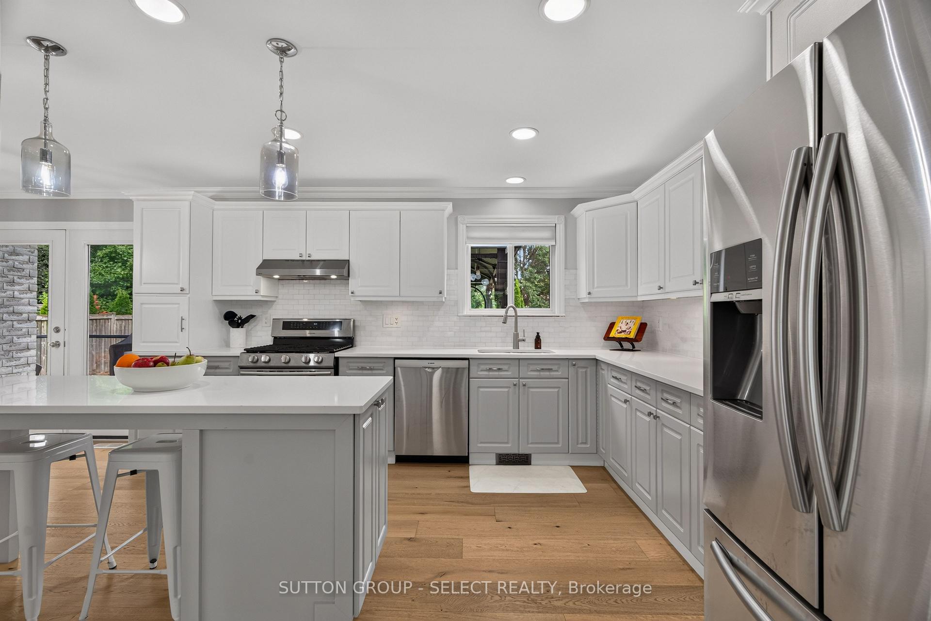 Photo 16 of 121 Tanoak Drive, London, North E — HOMEH