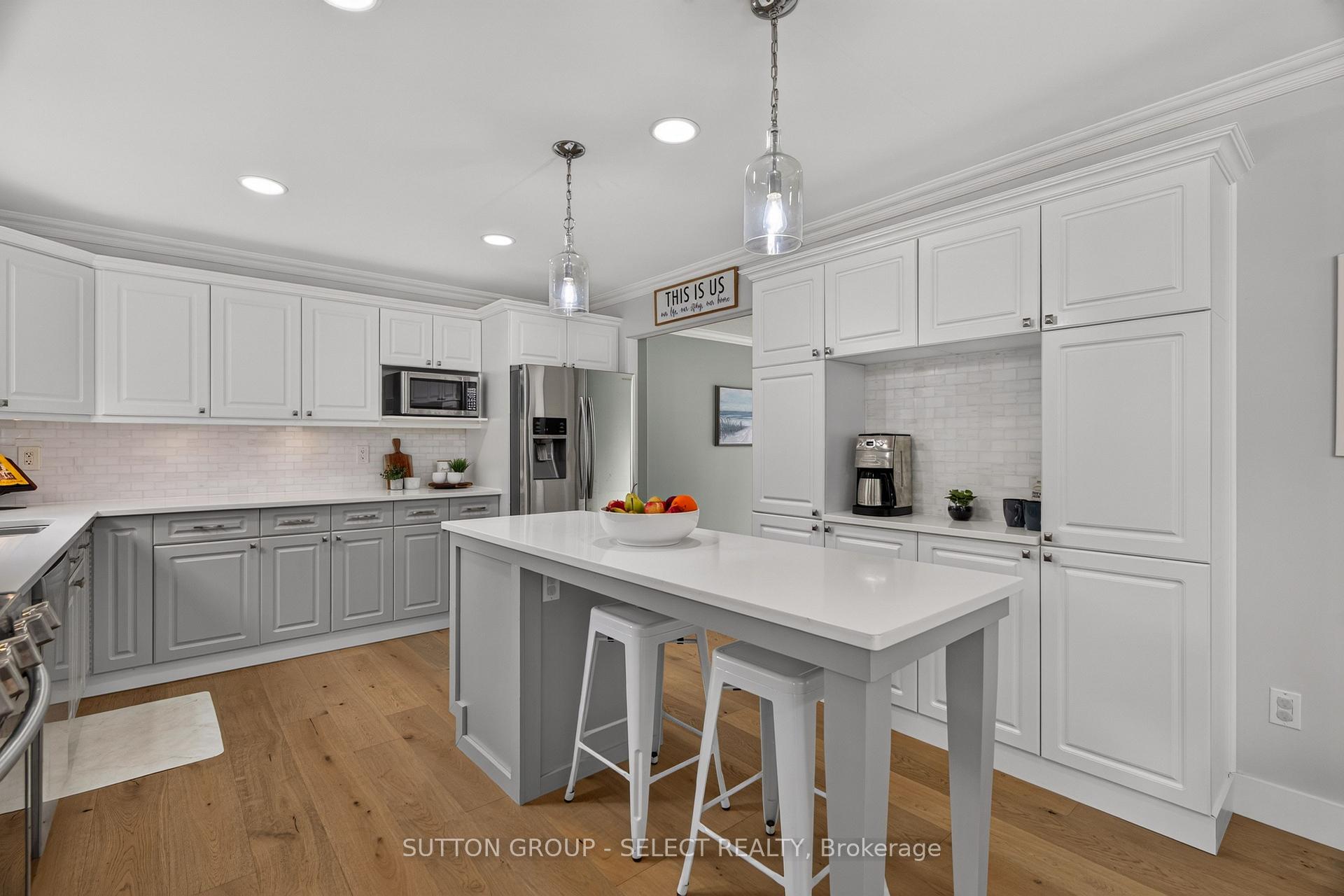 Photo 17 of 121 Tanoak Drive, London, North E — HOMEH
