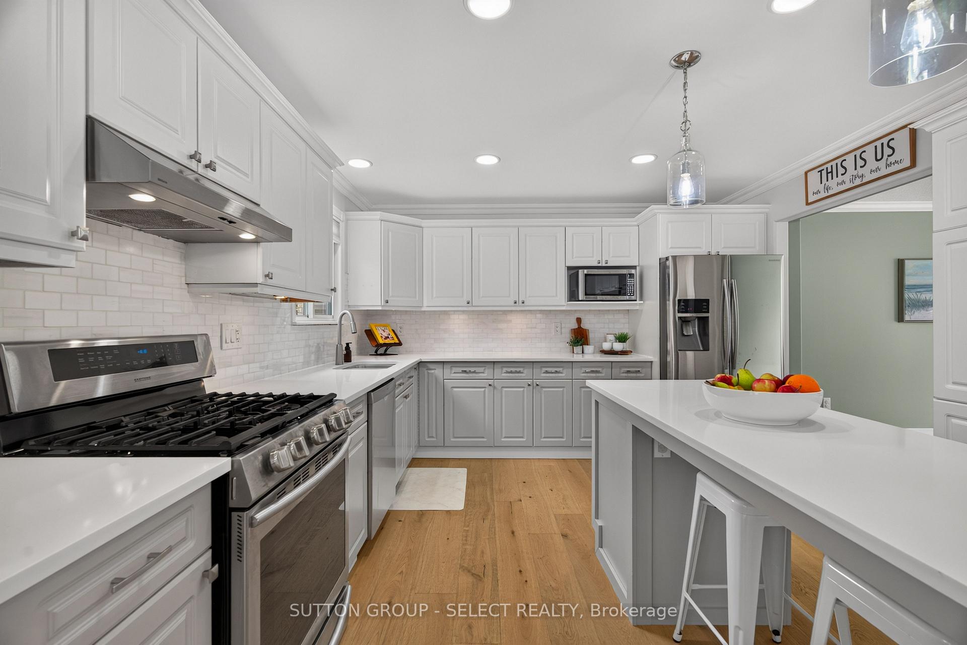 Photo 18 of 121 Tanoak Drive, London, North E — HOMEH