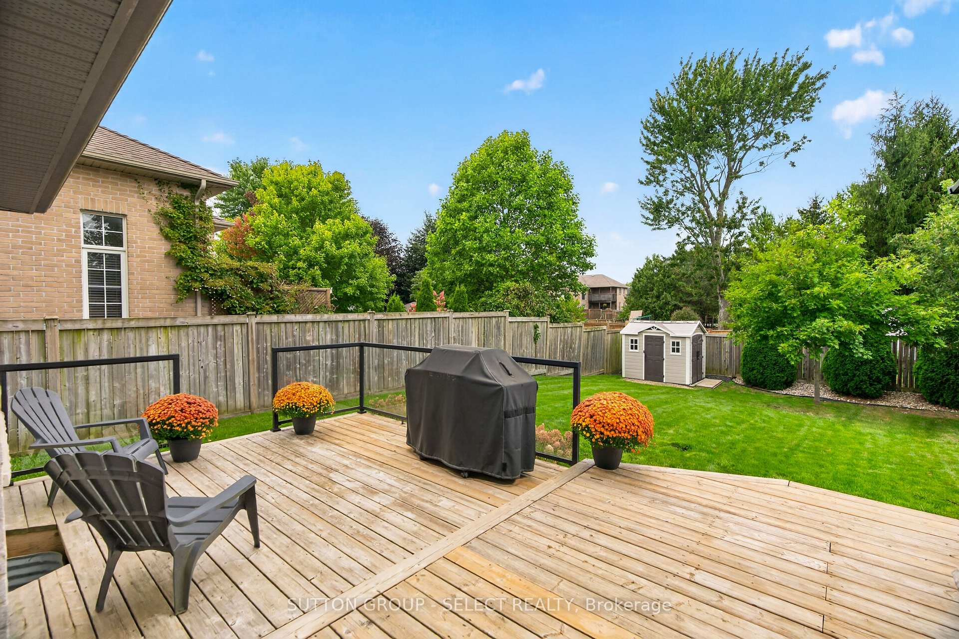Photo 43 of 121 Tanoak Drive, London, North E — HOMEH