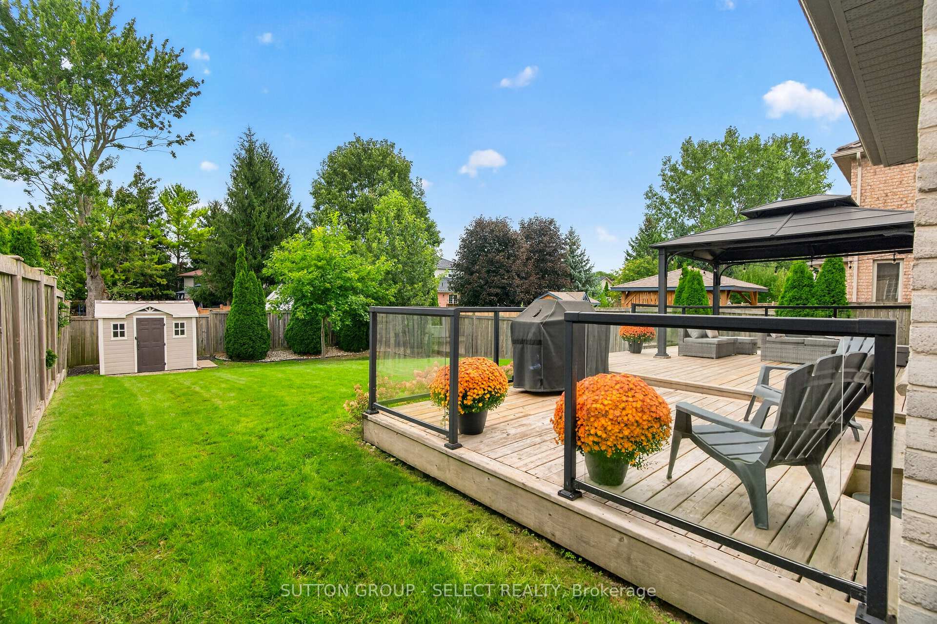 Photo 44 of 121 Tanoak Drive, London, North E — HOMEH
