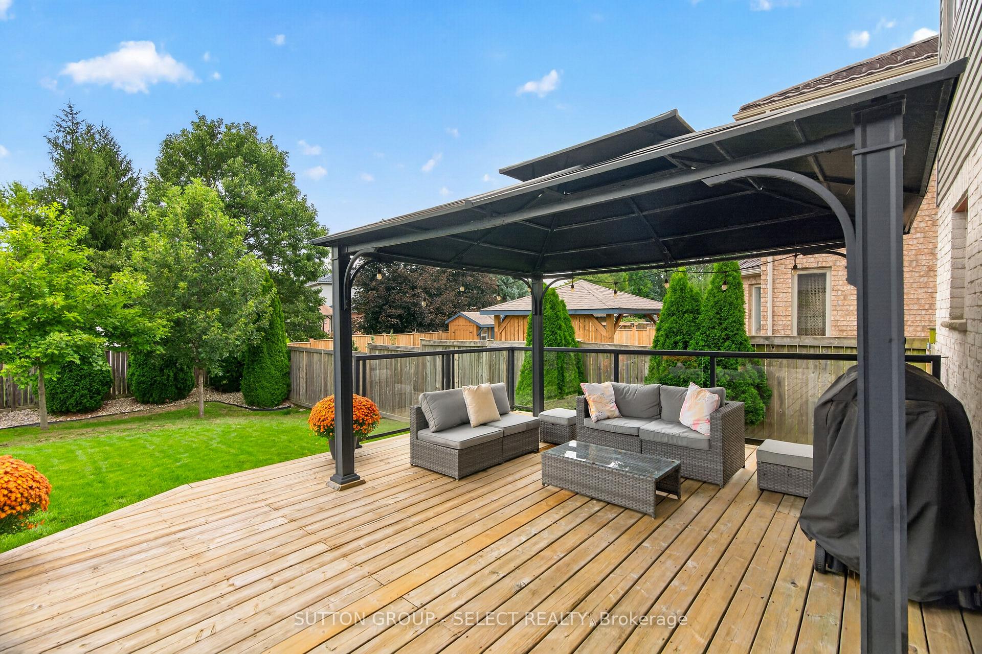 Photo 45 of 121 Tanoak Drive, London, North E — HOMEH