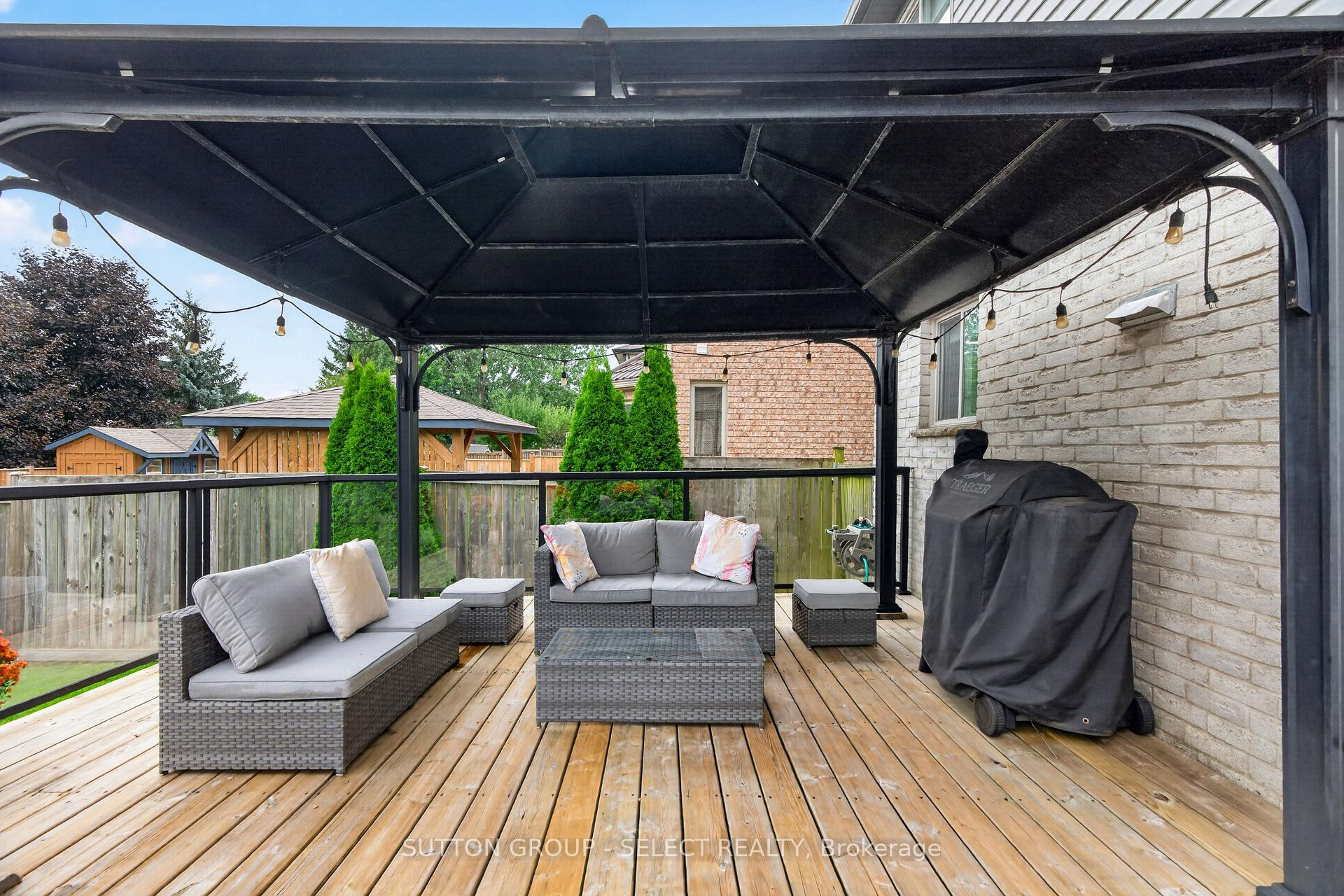Photo 46 of 121 Tanoak Drive, London, North E — HOMEH