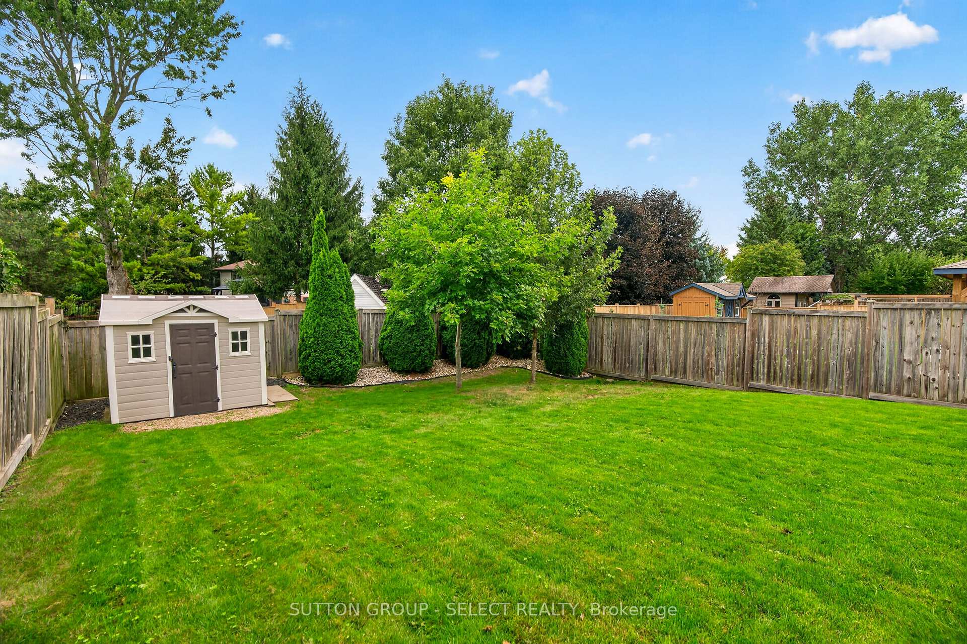 Photo 48 of 121 Tanoak Drive, London, North E — HOMEH