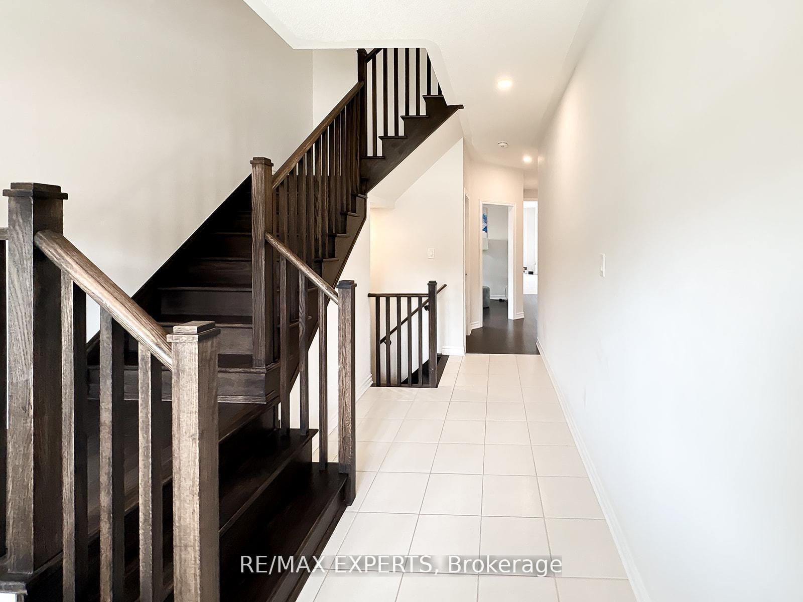 Photo 3 of 1426 Farrow Crescent, Innisfil, Alcona — HOMEH