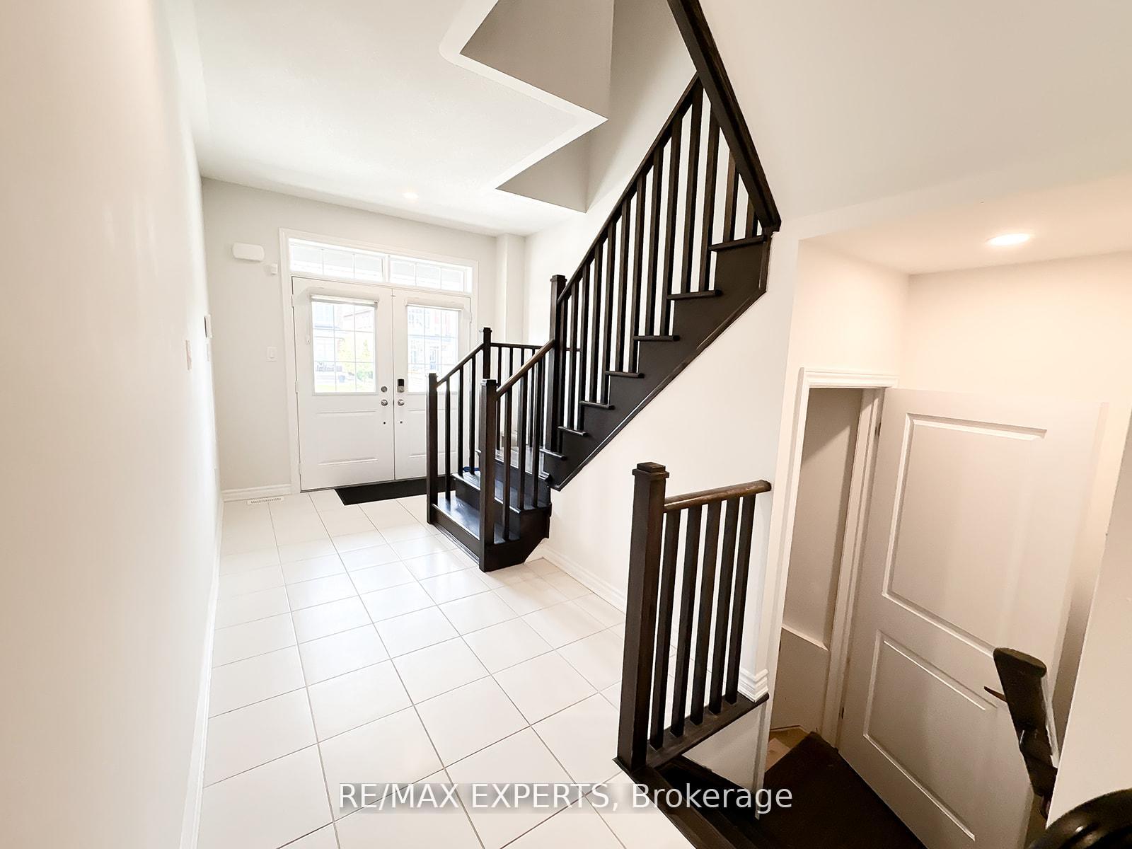 Photo 4 of 1426 Farrow Crescent, Innisfil, Alcona — HOMEH
