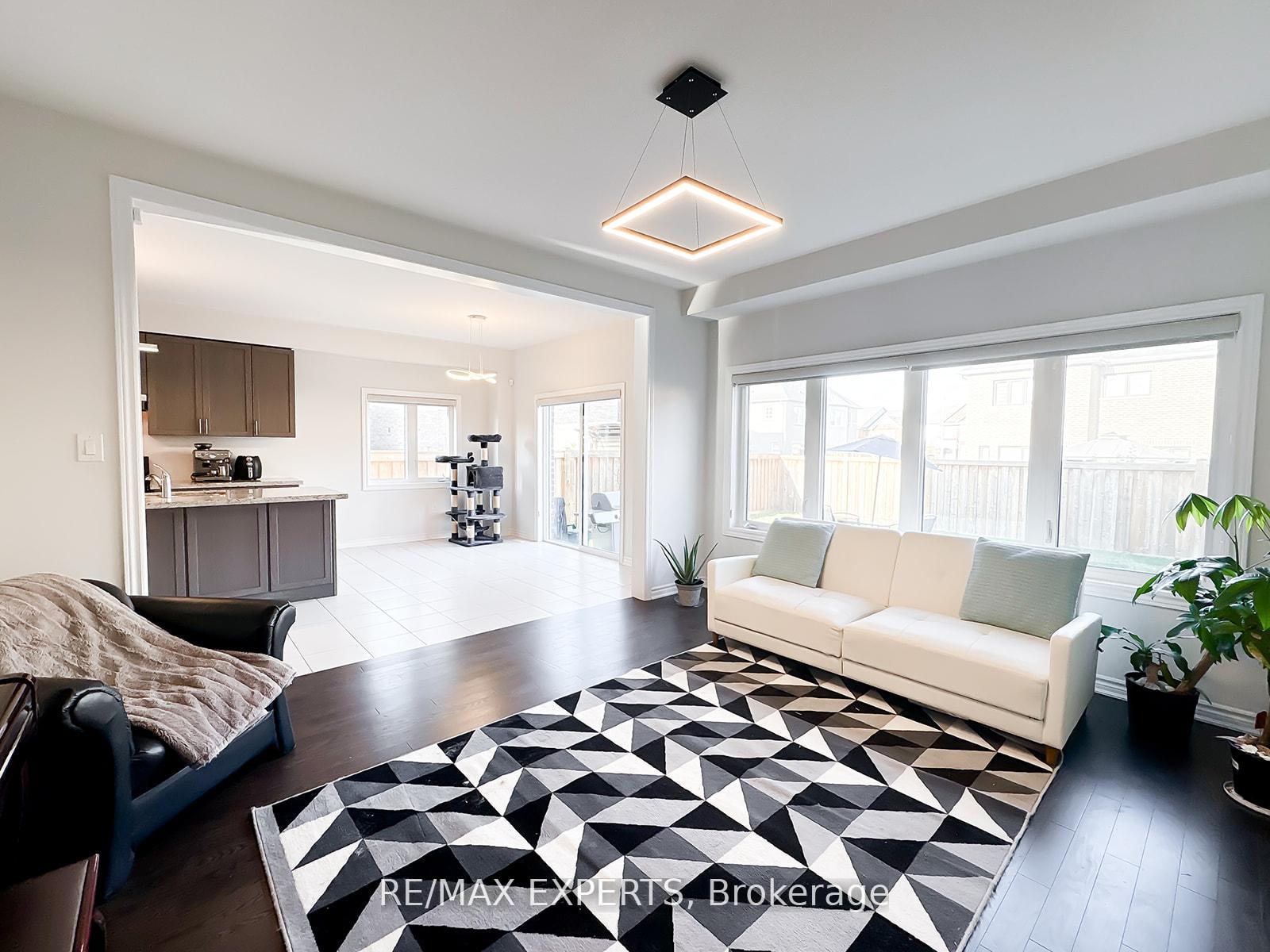 Photo 8 of 1426 Farrow Crescent, Innisfil, Alcona — HOMEH