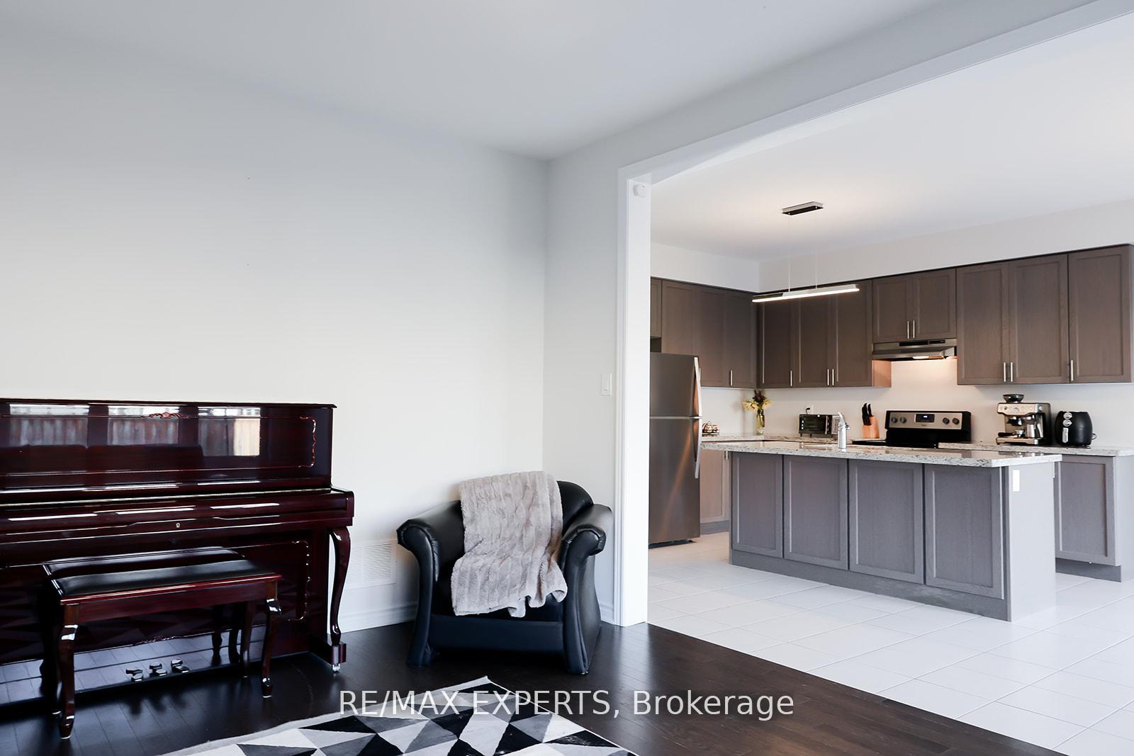 Photo 9 of 1426 Farrow Crescent, Innisfil, Alcona — HOMEH
