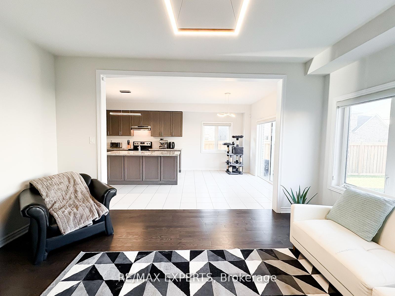 Photo 10 of 1426 Farrow Crescent, Innisfil, Alcona — HOMEH