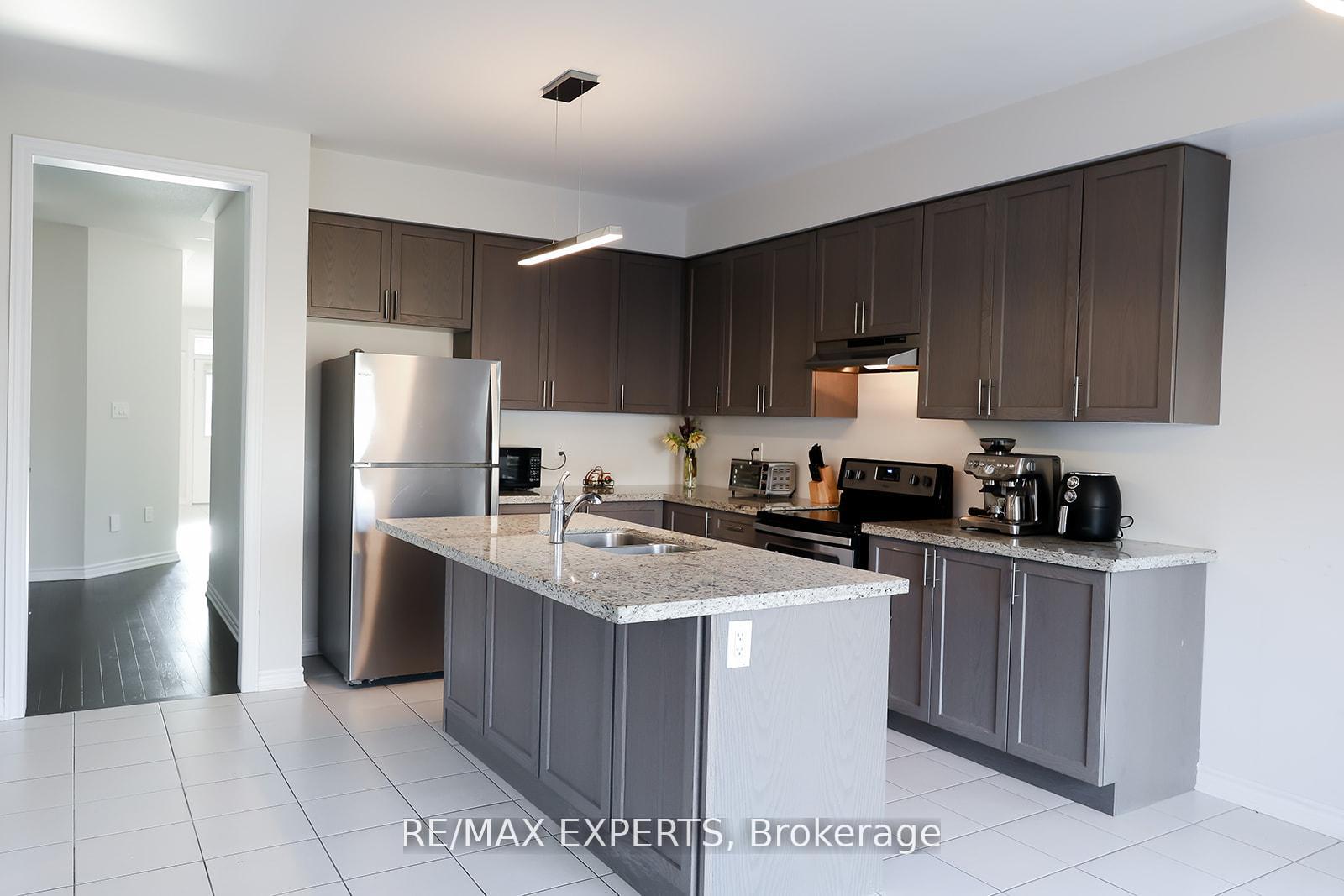 Photo 11 of 1426 Farrow Crescent, Innisfil, Alcona — HOMEH