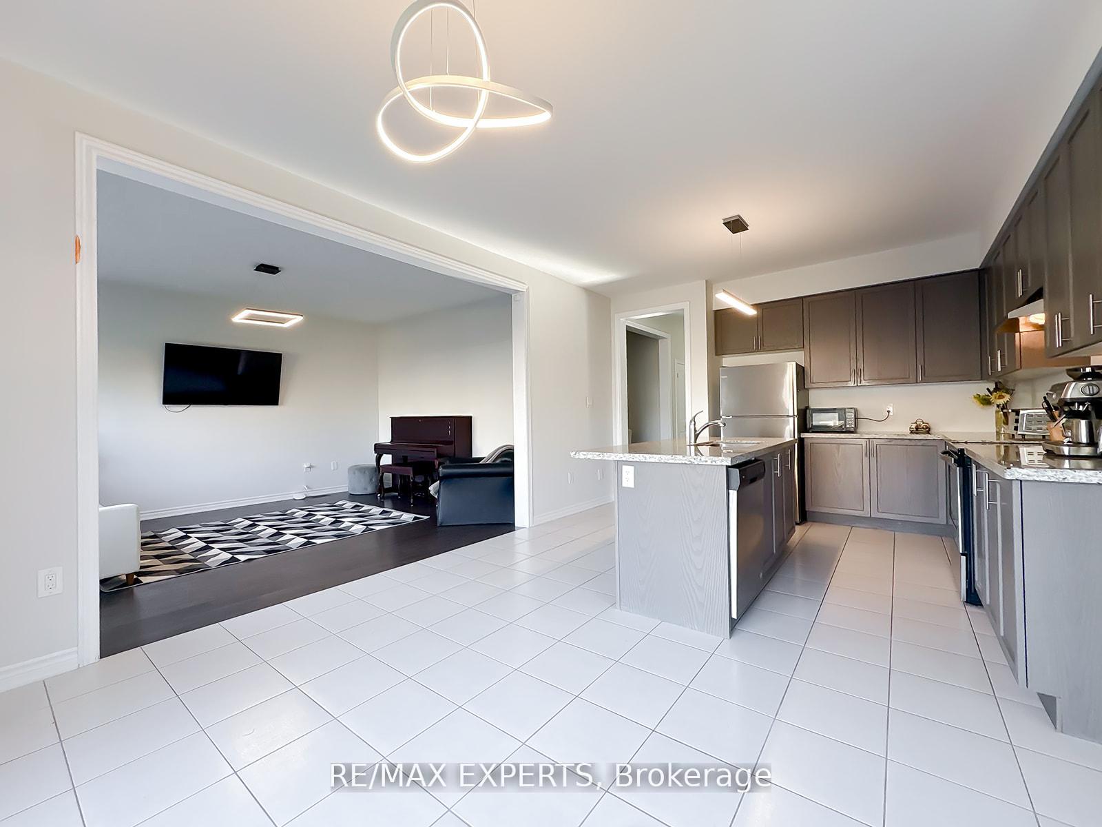 Photo 14 of 1426 Farrow Crescent, Innisfil, Alcona — HOMEH