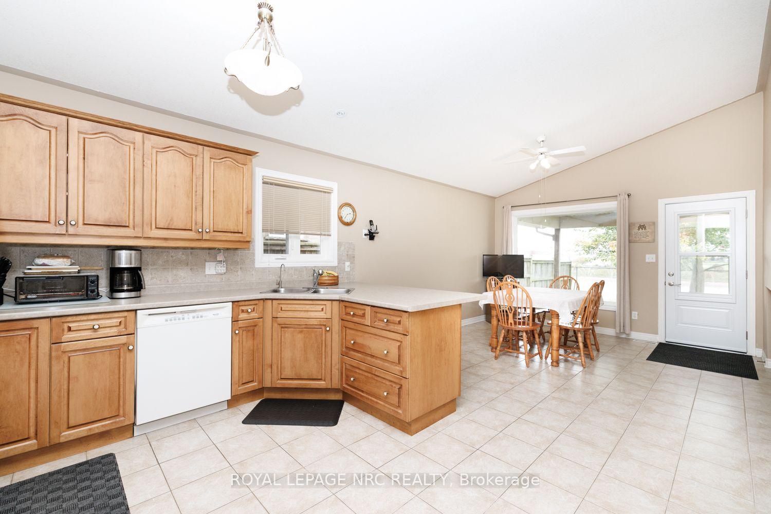 Photo 7 of 7109 Parkside Road, Niagara Falls, Forestview — HOMEH