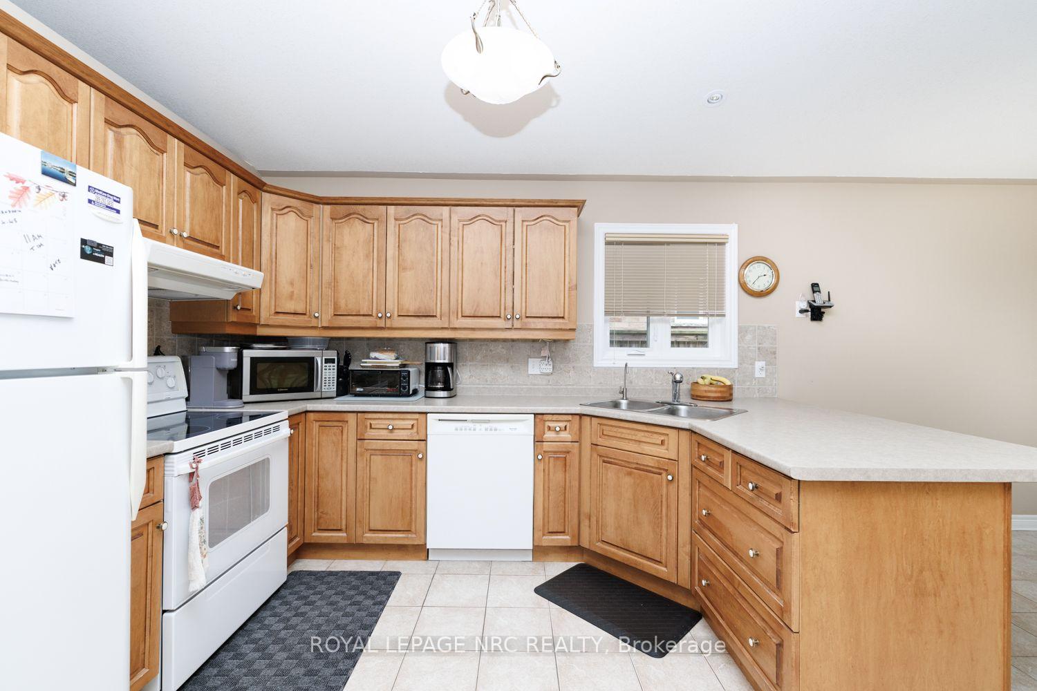 Photo 8 of 7109 Parkside Road, Niagara Falls, Forestview — HOMEH
