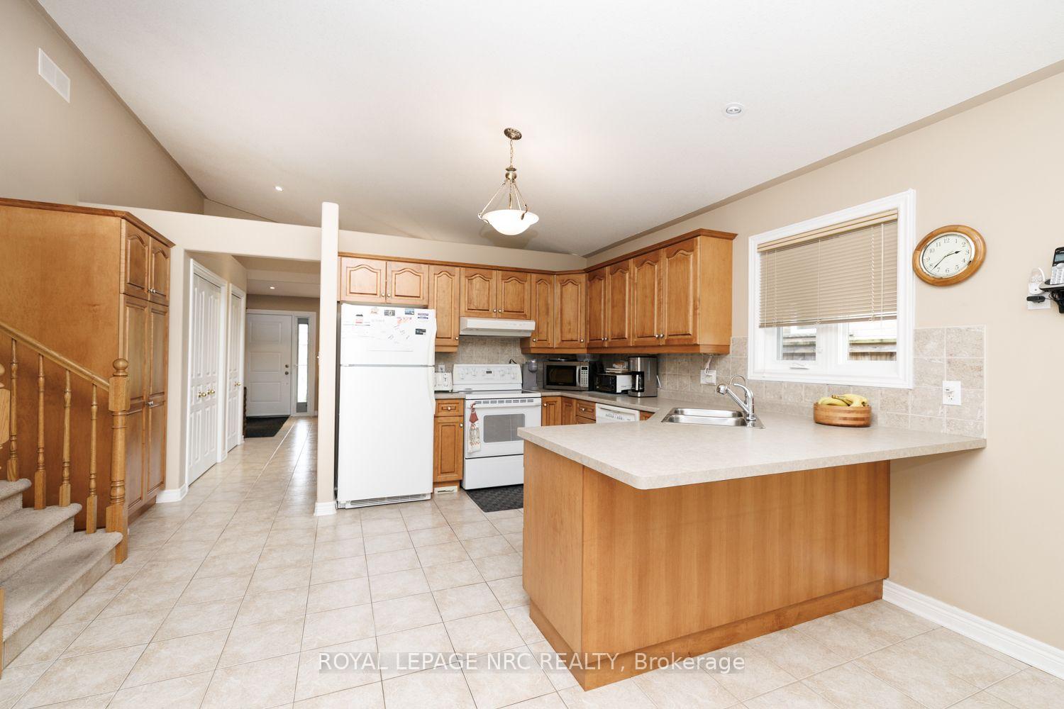 Photo 9 of 7109 Parkside Road, Niagara Falls, Forestview — HOMEH