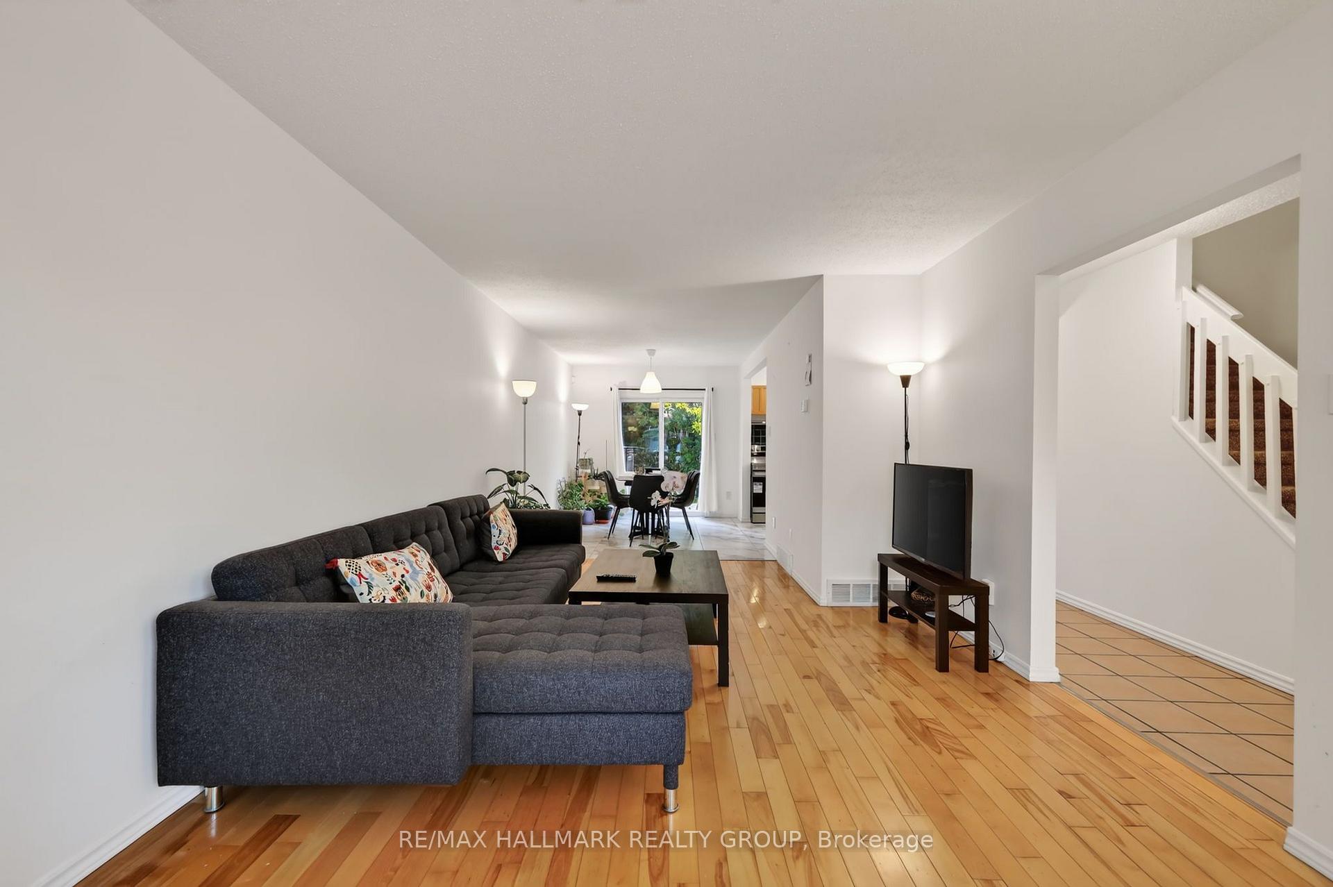 Photo 3 of 2434 Braeburn Place, Ottawa, Blackburn Hamlet (South) — HOMEH