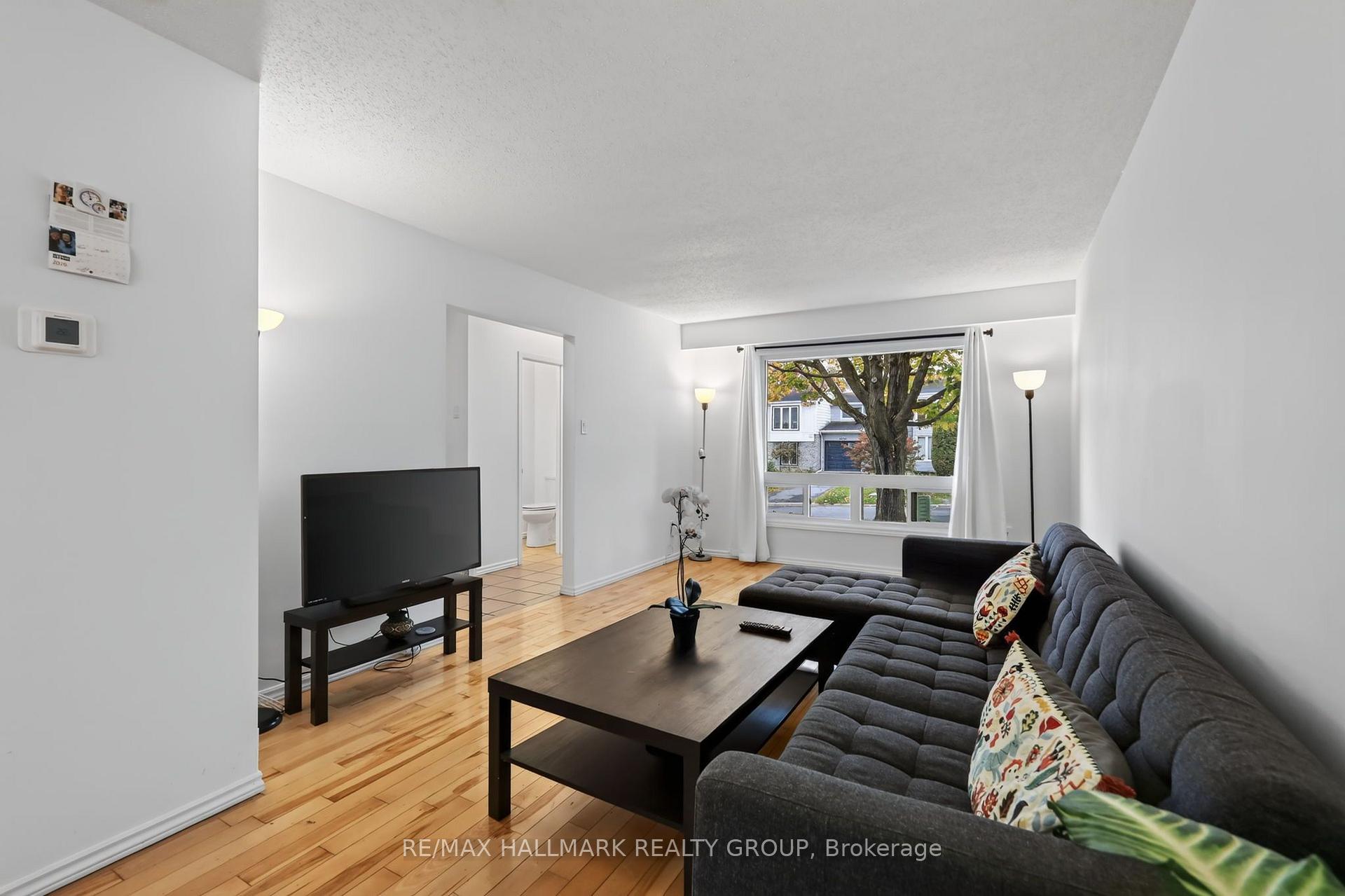 Photo 4 of 2434 Braeburn Place, Ottawa, Blackburn Hamlet (South) — HOMEH