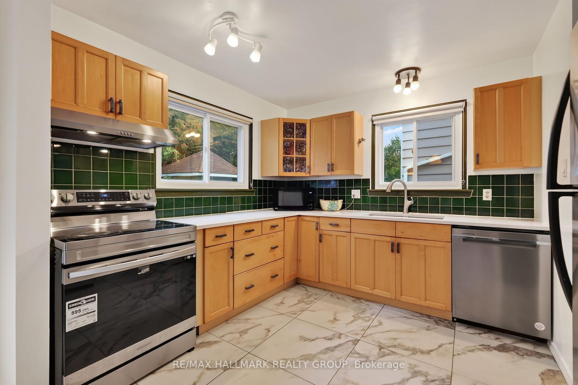Photo 8 of 2434 Braeburn Place, Ottawa, Blackburn Hamlet (South) — HOMEH