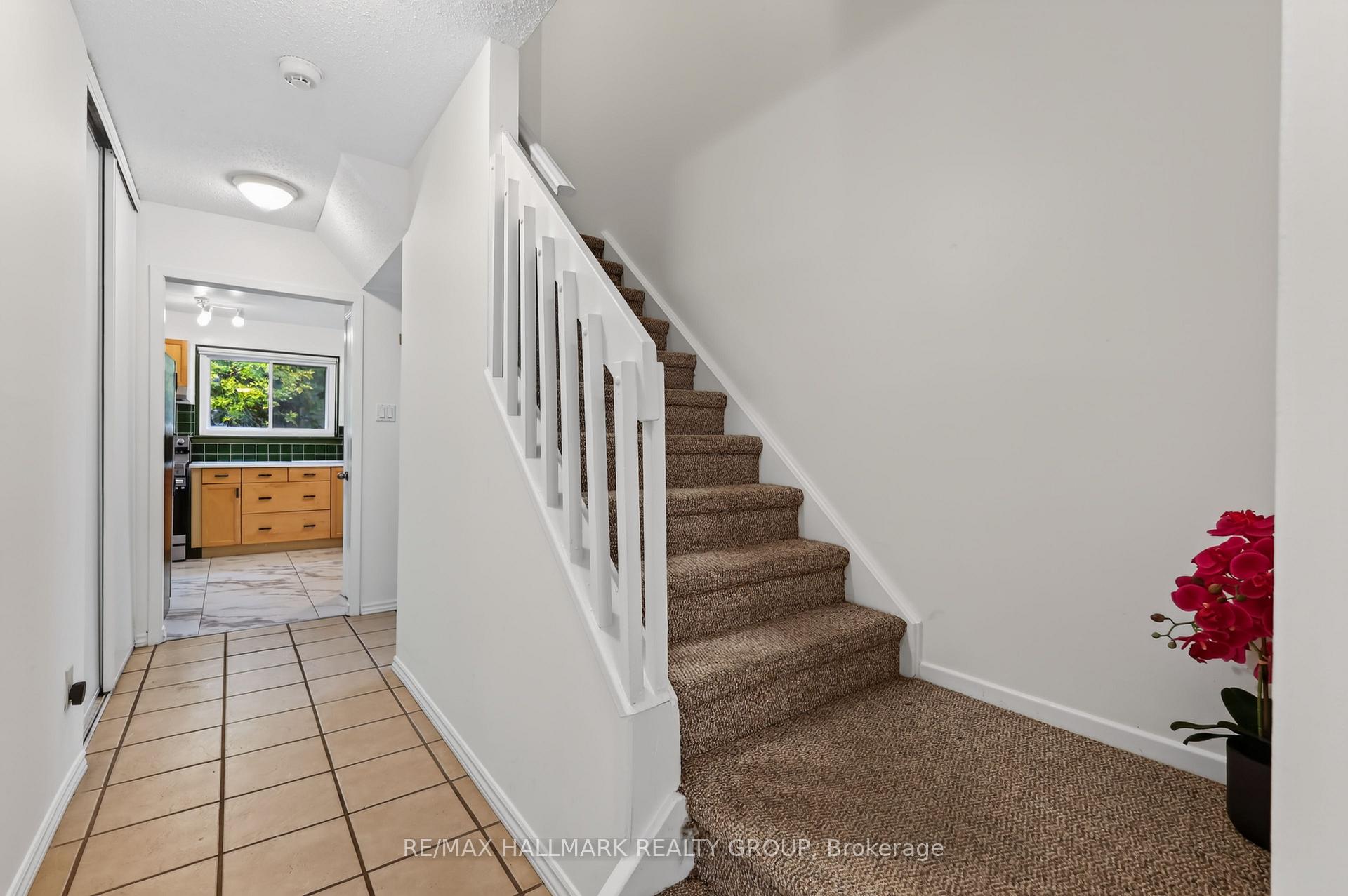Photo 10 of 2434 Braeburn Place, Ottawa, Blackburn Hamlet (South) — HOMEH