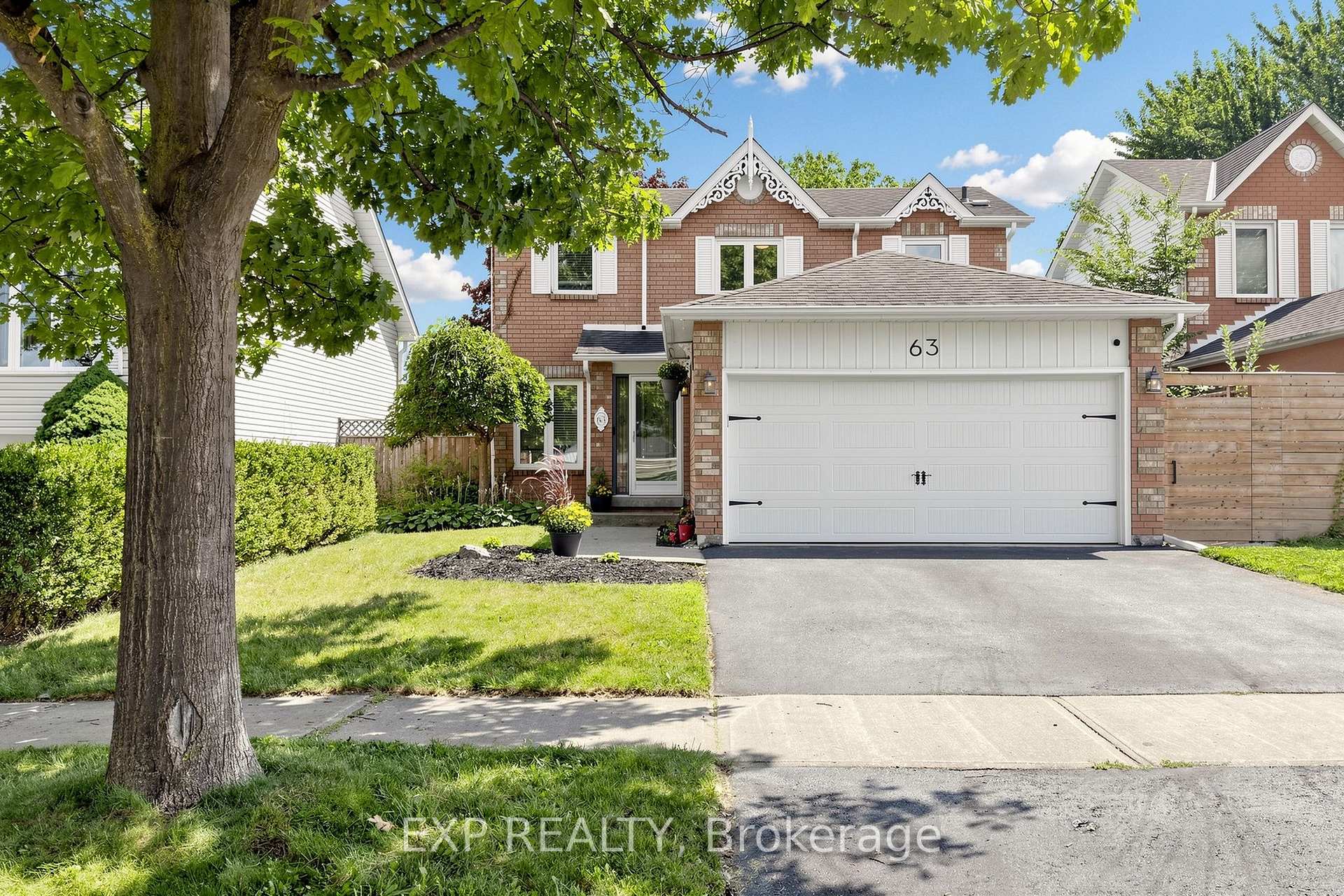 Photo 2 of 63 Fenwick Avenue, Clarington, Bowmanville — HOMEH