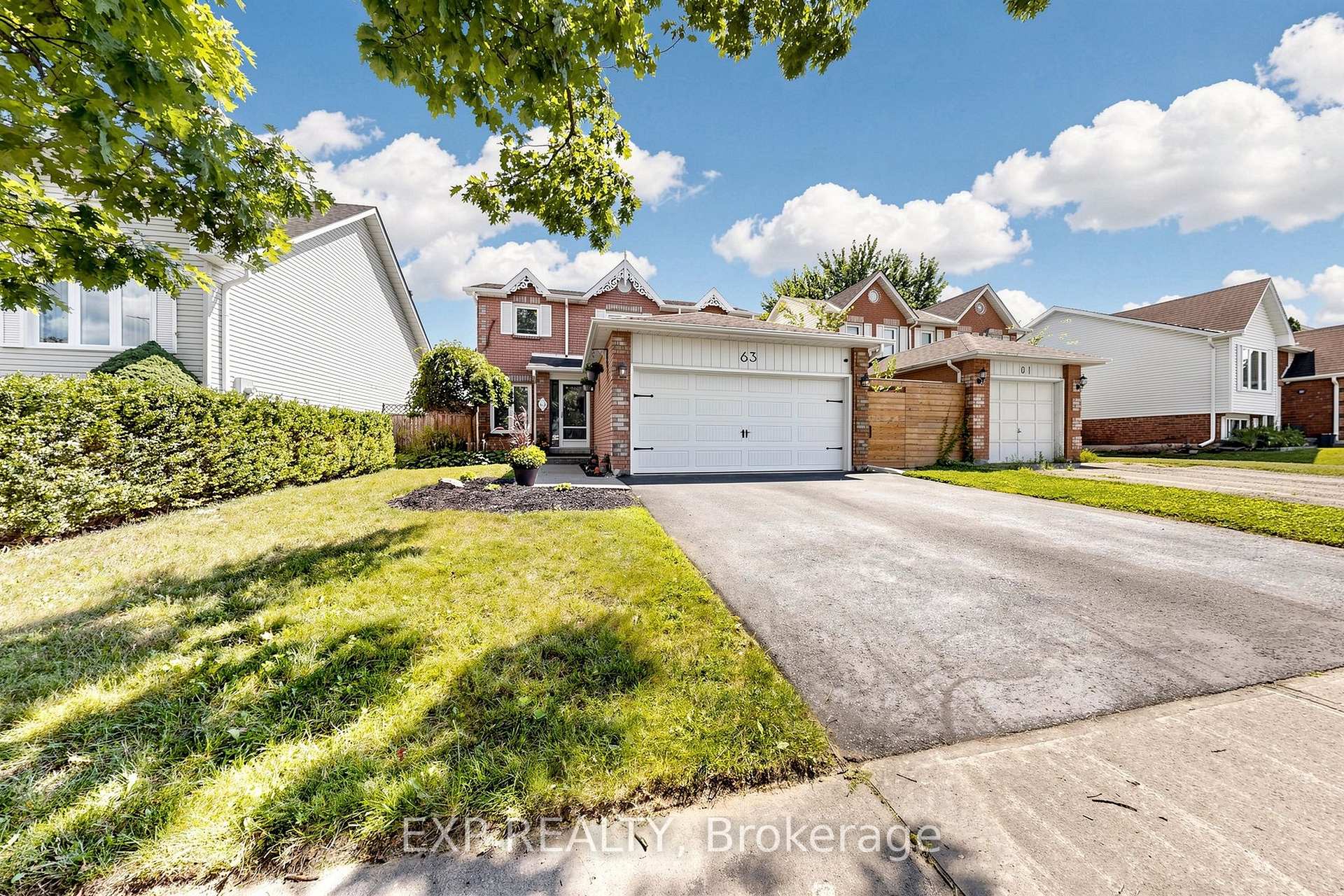 Photo 3 of 63 Fenwick Avenue, Clarington, Bowmanville — HOMEH