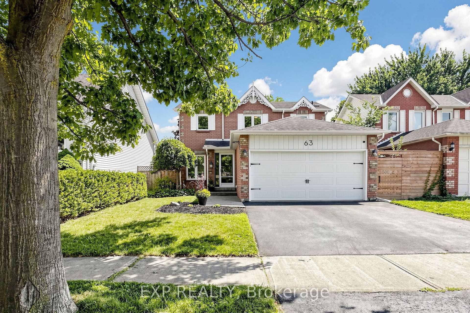 Photo 4 of 63 Fenwick Avenue, Clarington, Bowmanville — HOMEH