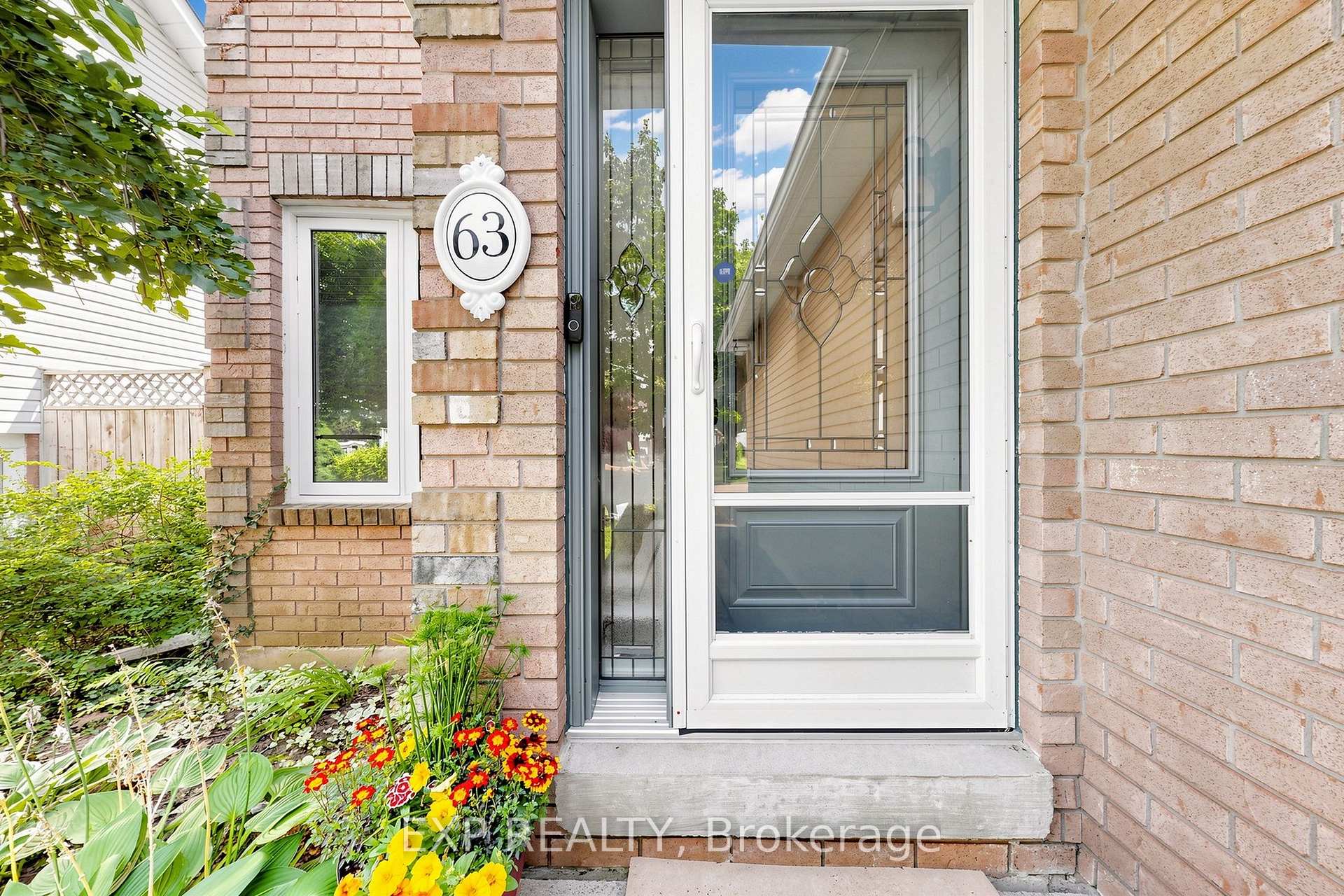 Photo 5 of 63 Fenwick Avenue, Clarington, Bowmanville — HOMEH