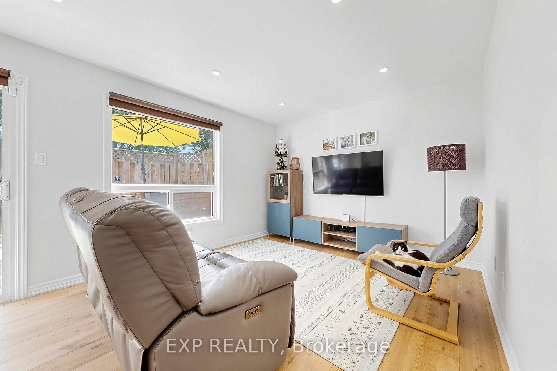 Photo 10 of 63 Fenwick Avenue, Clarington, Bowmanville — HOMEH