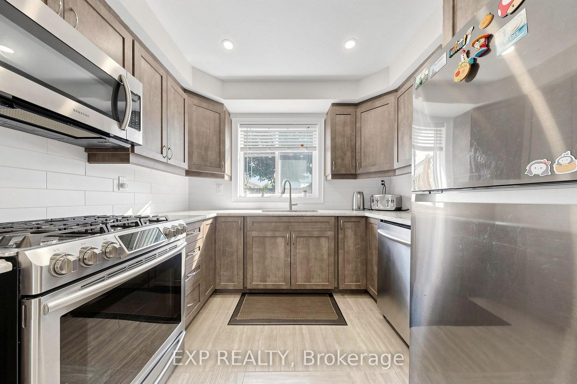 Photo 12 of 63 Fenwick Avenue, Clarington, Bowmanville — HOMEH