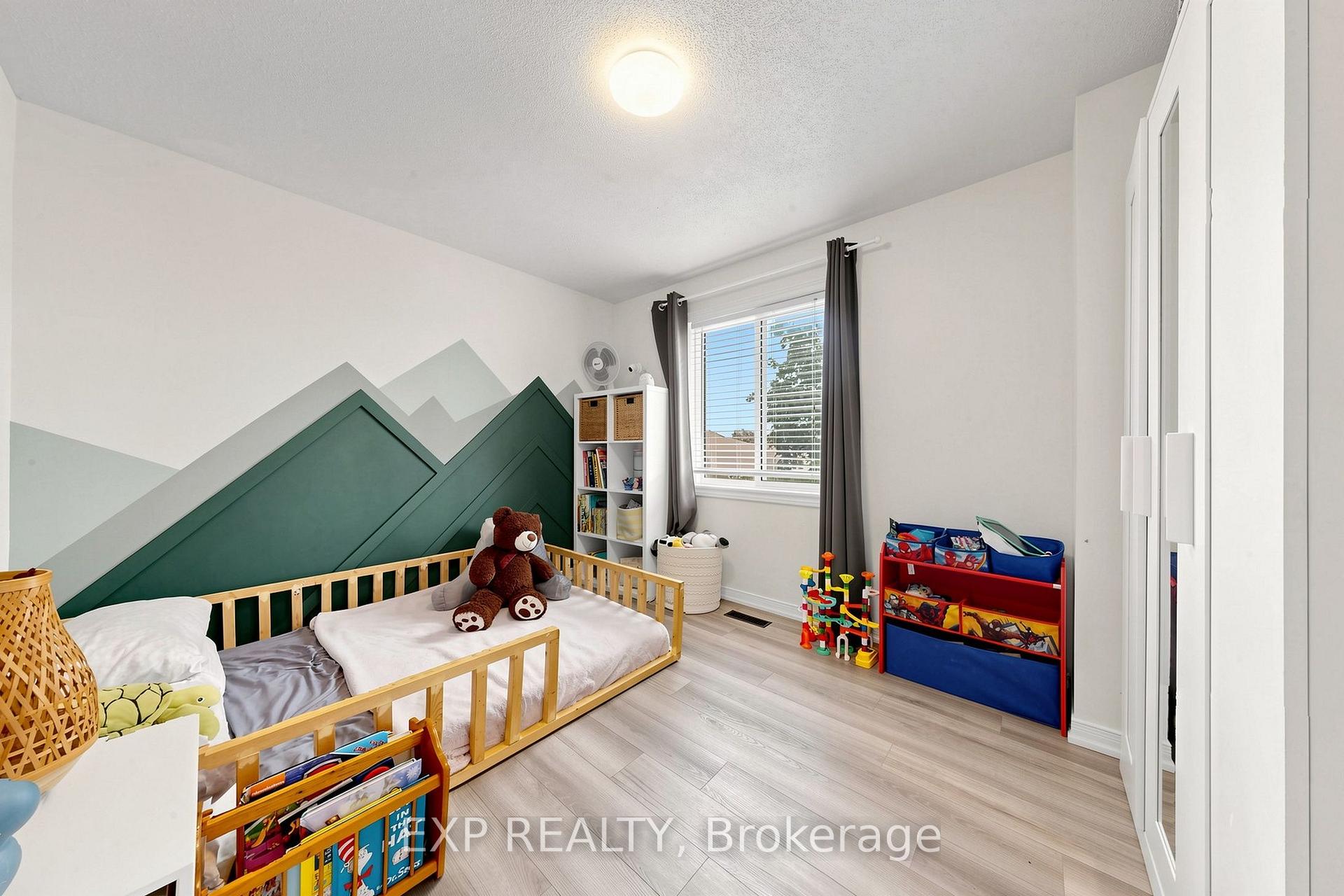 Photo 27 of 63 Fenwick Avenue, Clarington, Bowmanville — HOMEH