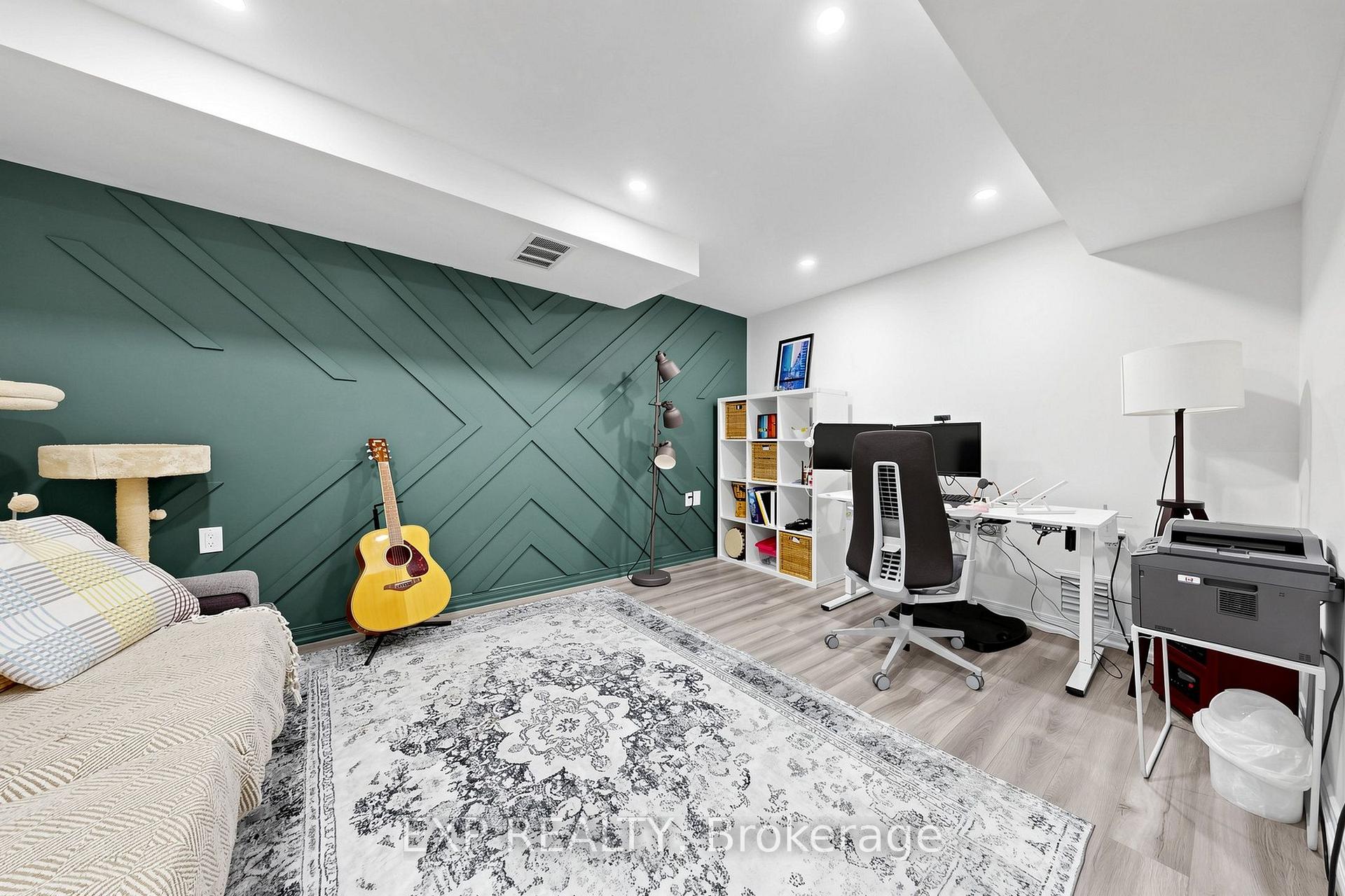 Photo 33 of 63 Fenwick Avenue, Clarington, Bowmanville — HOMEH