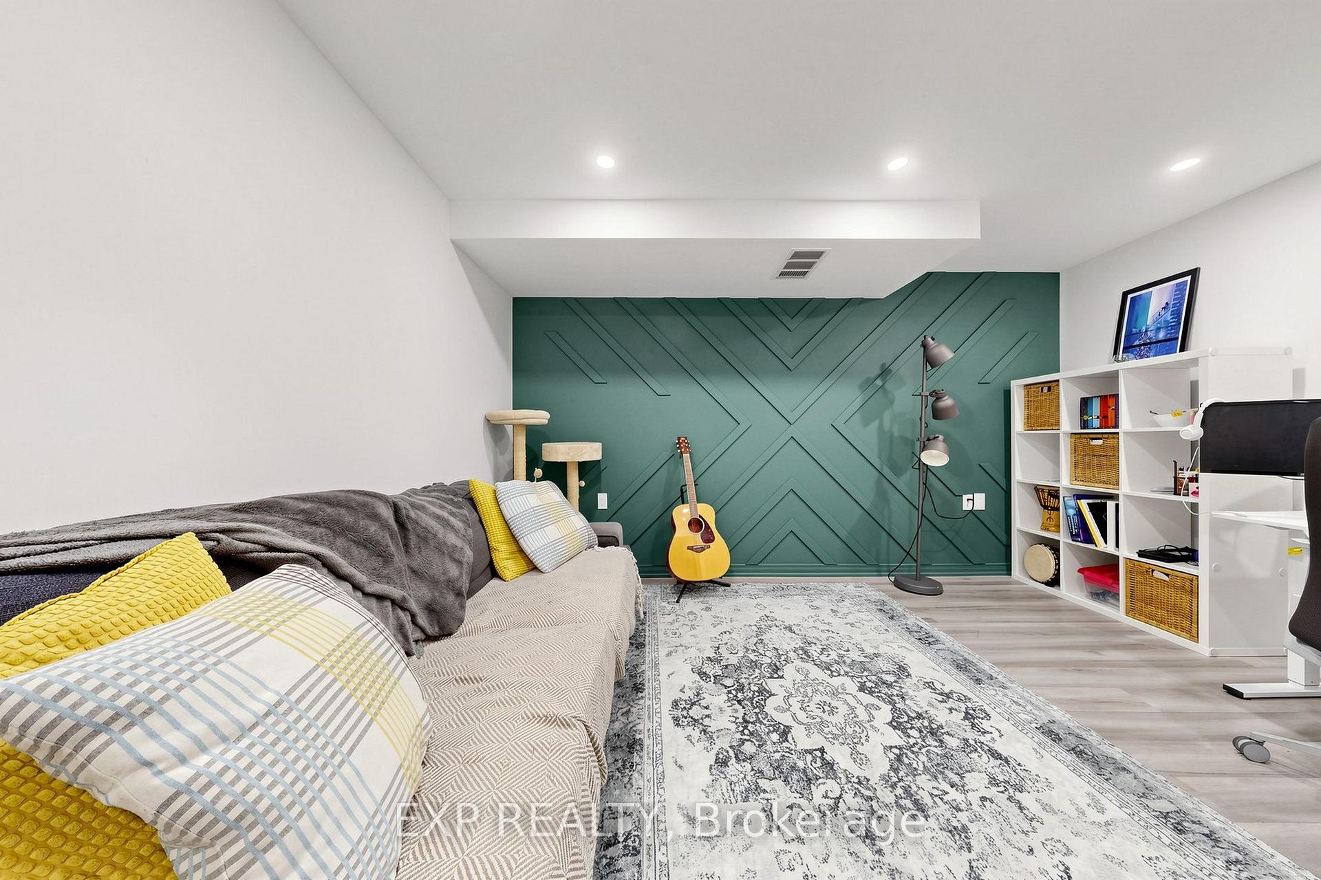 Photo 34 of 63 Fenwick Avenue, Clarington, Bowmanville — HOMEH