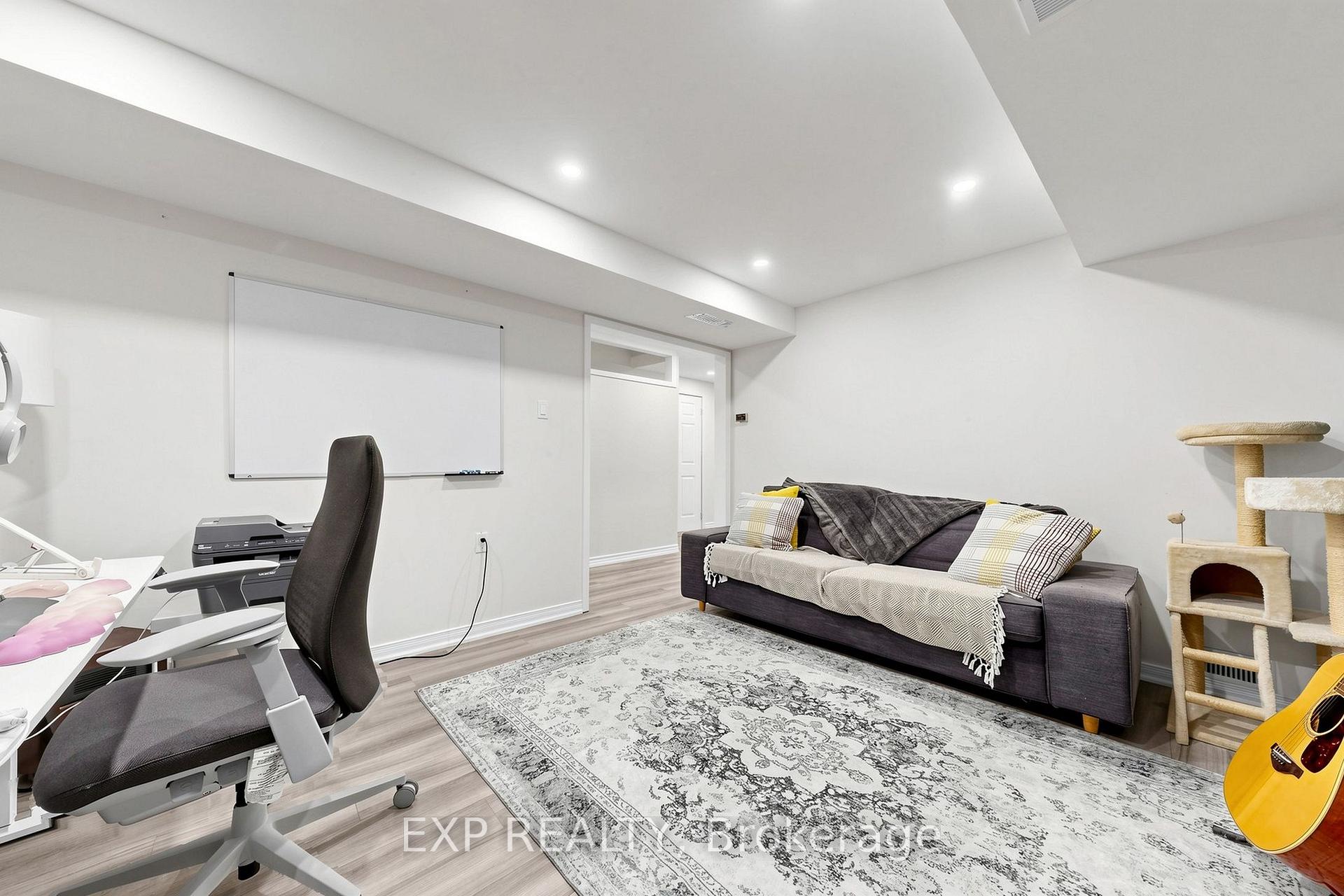 Photo 35 of 63 Fenwick Avenue, Clarington, Bowmanville — HOMEH