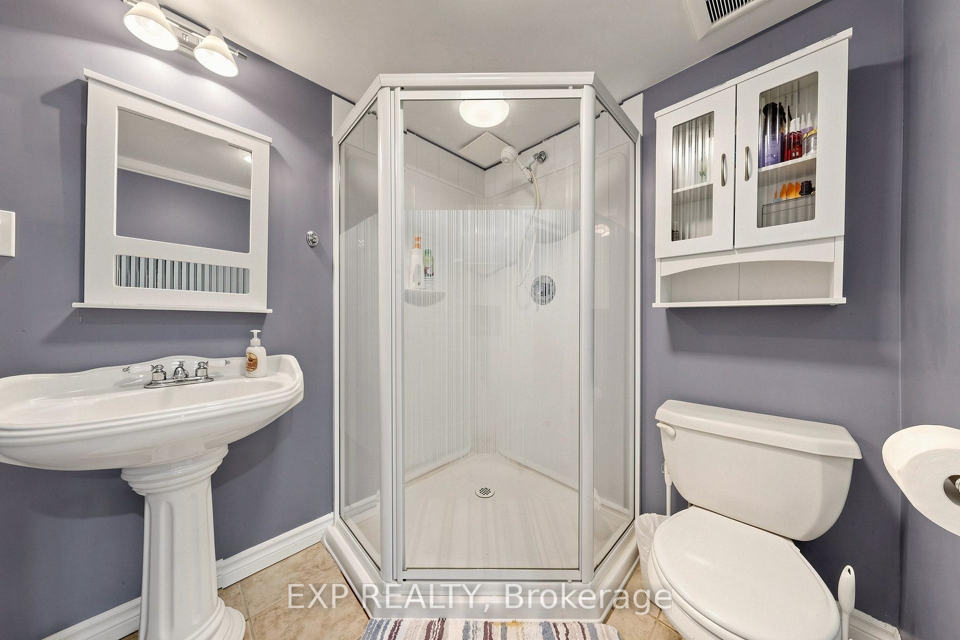 Photo 36 of 63 Fenwick Avenue, Clarington, Bowmanville — HOMEH